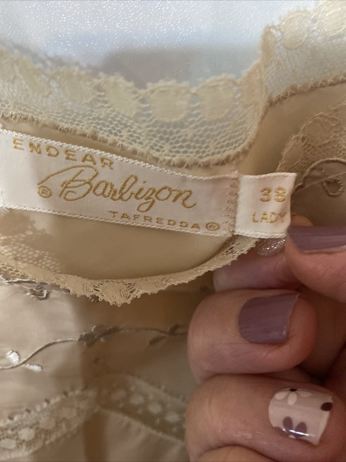 1950’s Barbizon Endear Tafredda Size 38. (large) Accordian Hem Lace