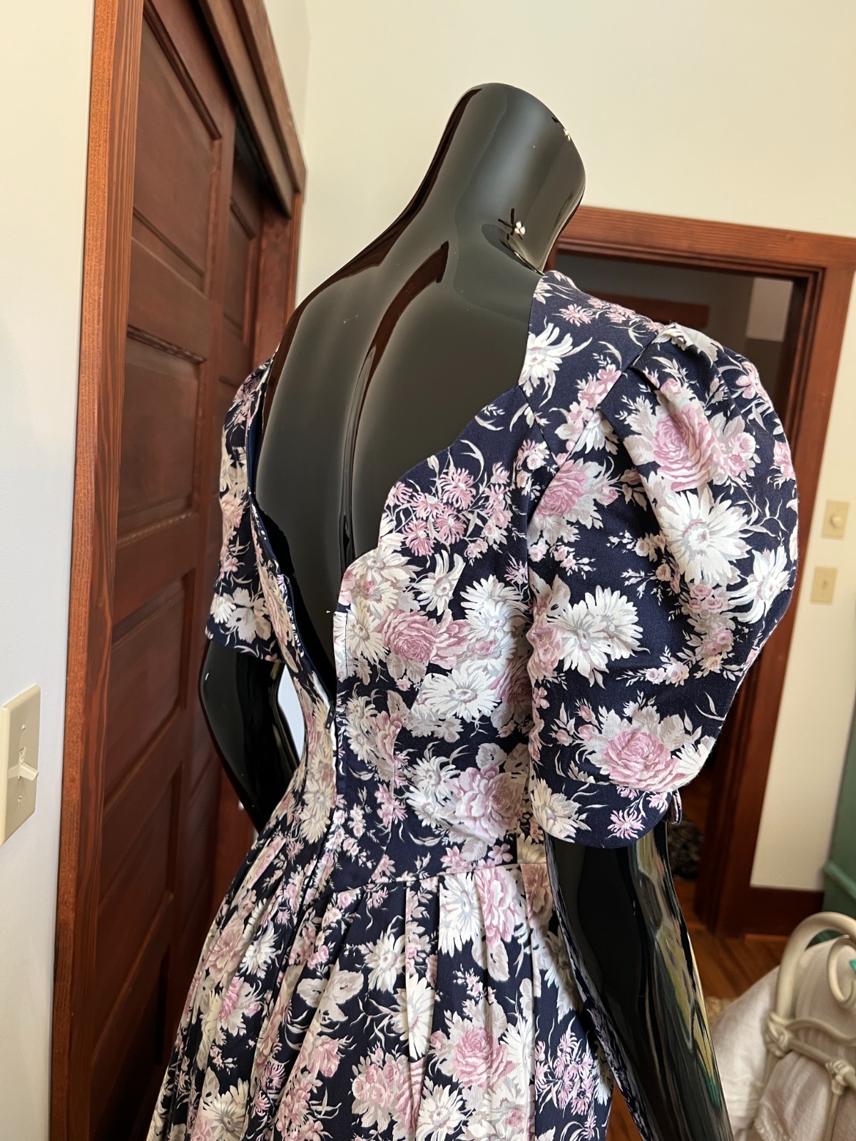 Vtg 80’s LAURA ASHLEY Floral Sweetheart Neckline Garden Tea Dress XS Navy/Pink