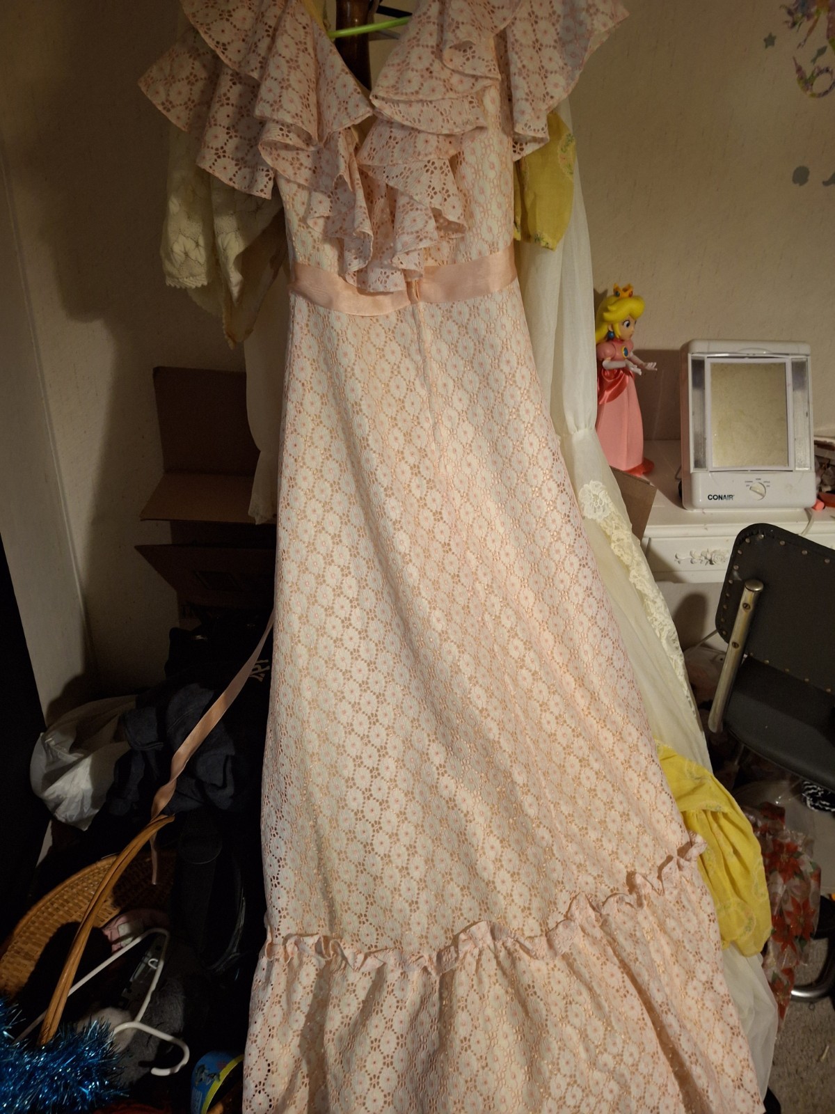 1970s Peach And Cream Dress With Ruffles Size Small