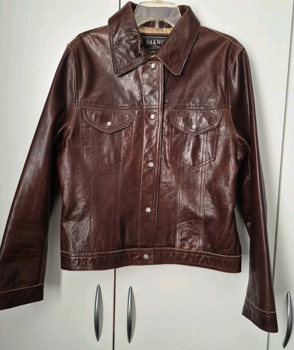 Women’s Vintage Oakwood Classic Brown Patent Leather Jacket Sz M Snap Closure