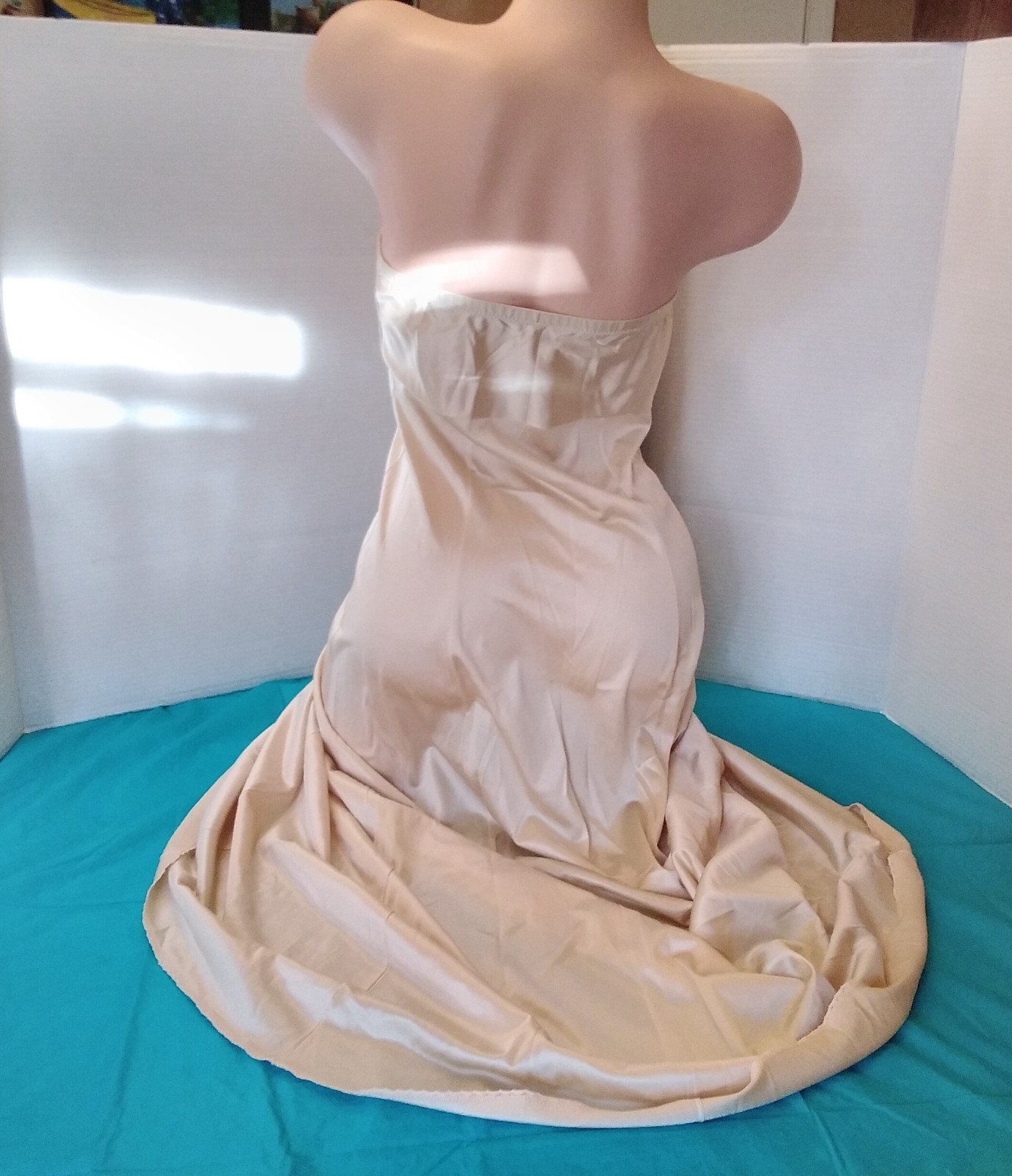 Vintage Vanity Fair Strapless Maxi Slip Size 36 100% Nylon Nude