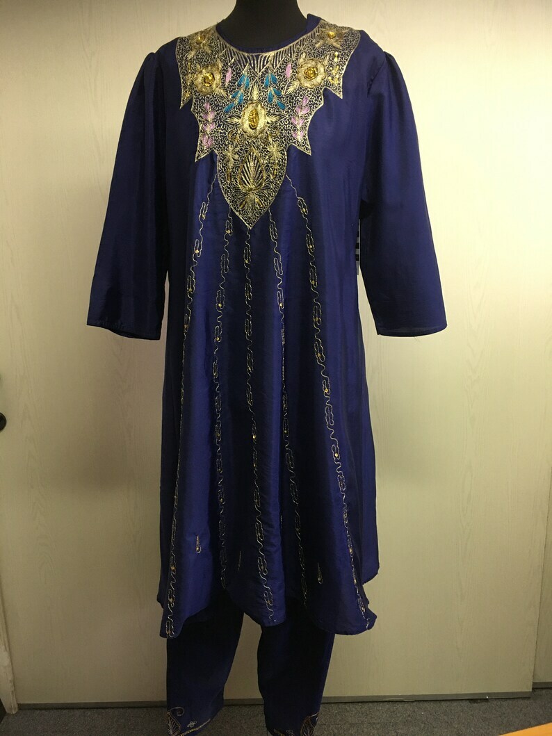 Women’s Vintage 90’s embellished caftan with pants | draw string harem pants