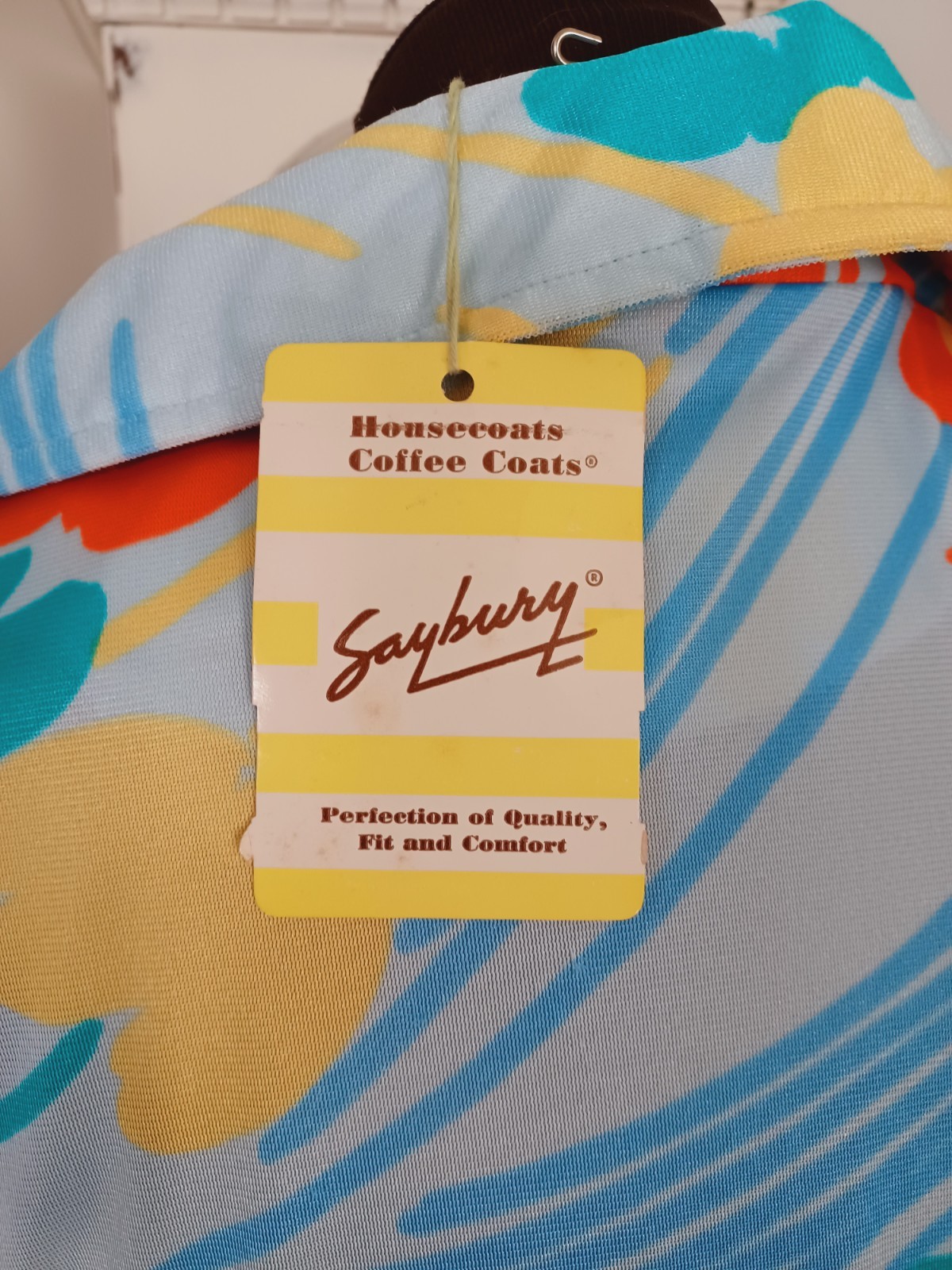 Vintage 70’s Loungewear NOS Saybury Coffee Coat Housecoat Robe Flowers S-M