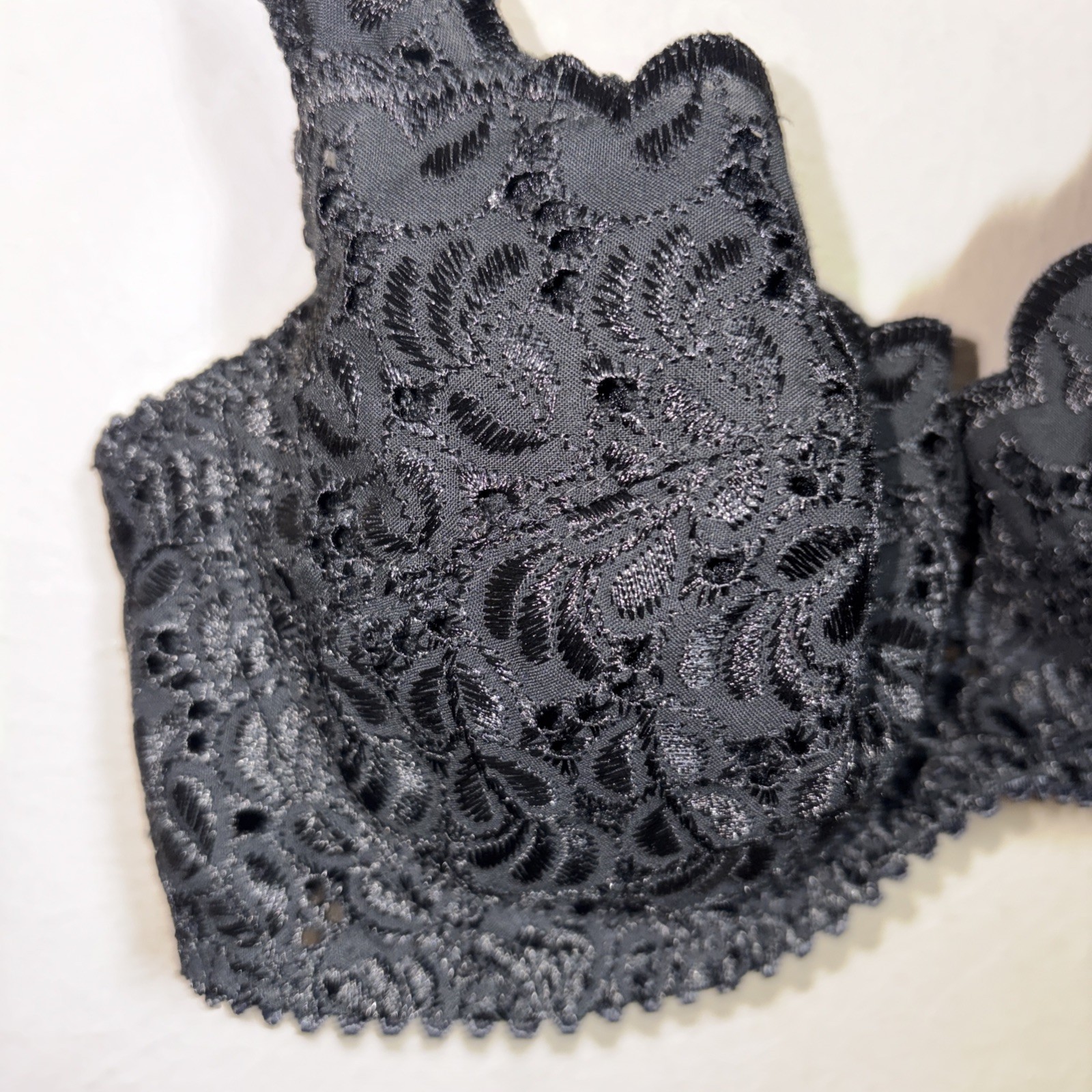 VTG Delicates 34C Bra Black Embroidered Lace UW Sexy Romantic 11935 No Pads