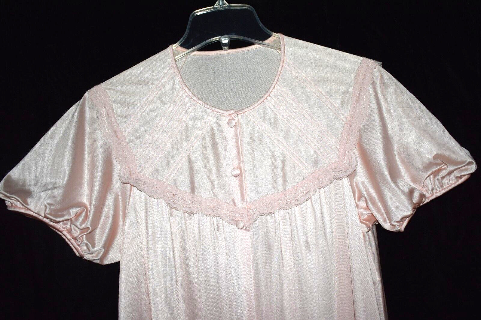 Vintage VANITY FAIR Antron III Pale Pink 3 Button Front Robe Size SML