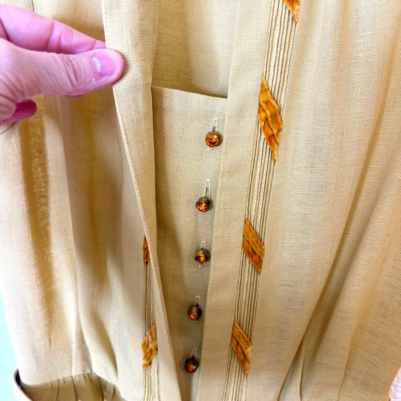 Vintage 1950s/60s Carlye Yellow Linen Dress Rhinestone Buttons Velvet Leaf Sz S