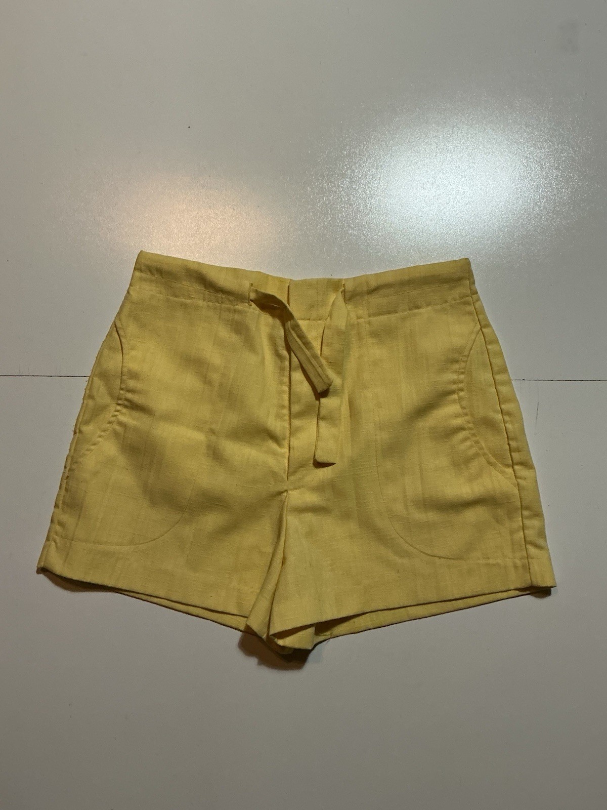 Vintage 70s 80s Casual Corner Yellow Tie Front Retro Women’s Shorts