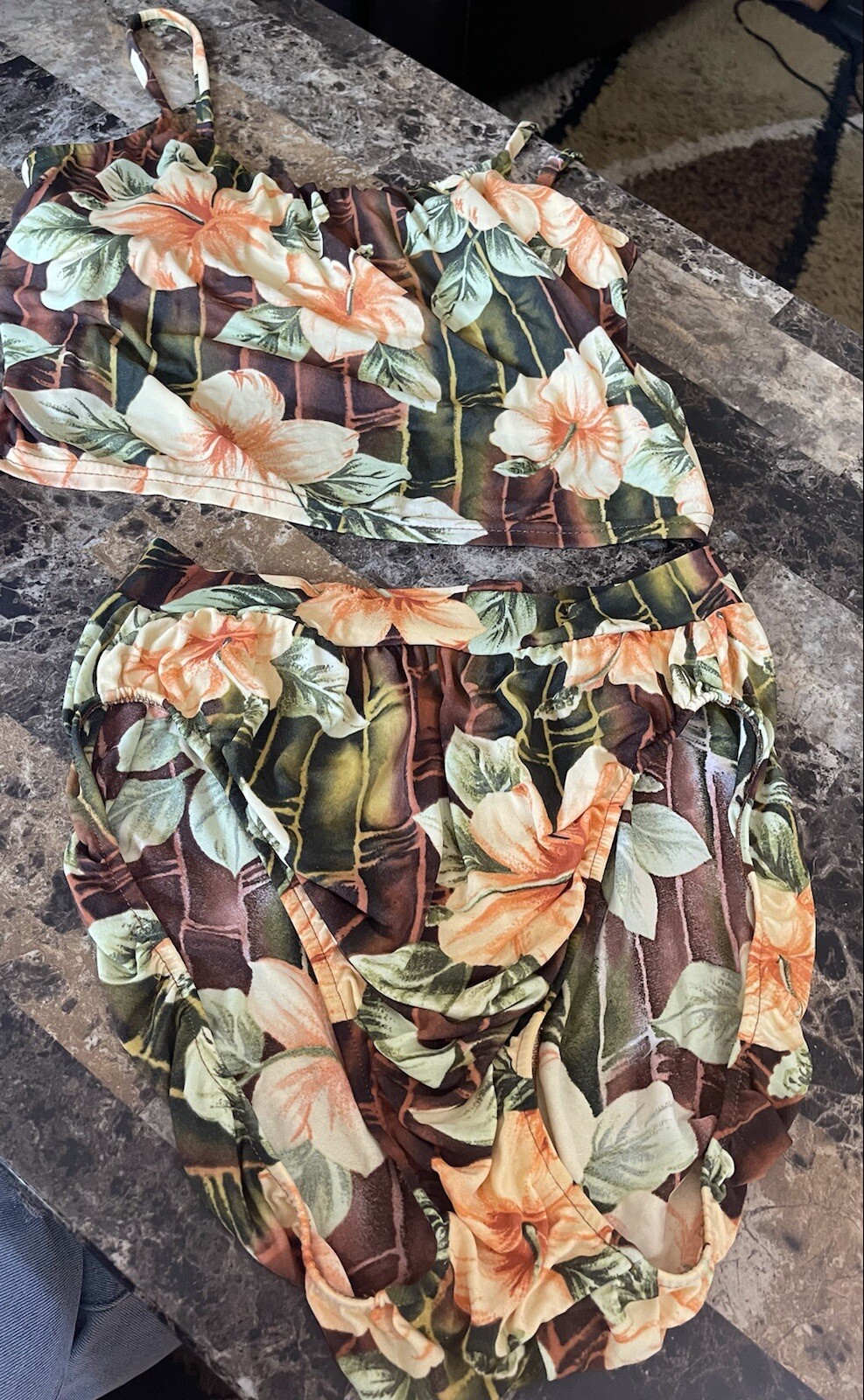 VINTAGE VENUS 2 PIECE SWIM SUIT ! SIZE MEDIUM HIGH CUT LEG.