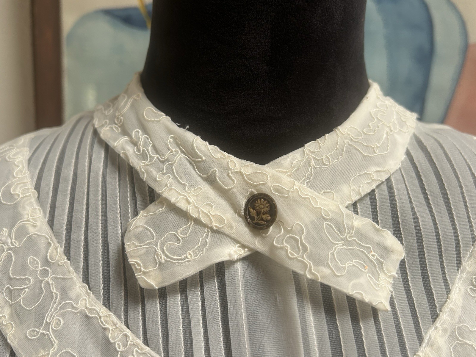 Vtg White Sheer Nylon Prairie Victorian Country Revival Floral Buttons Sz S