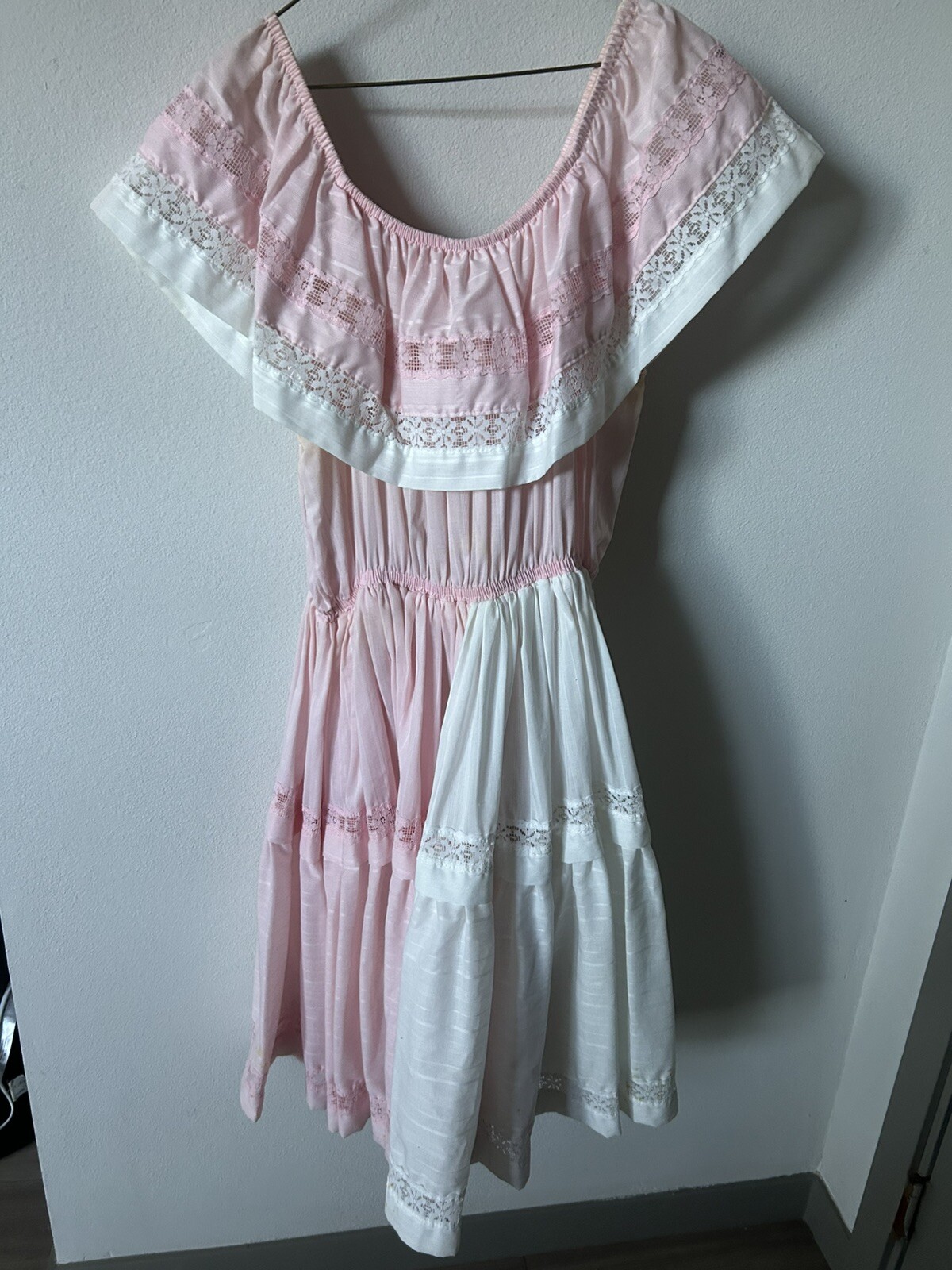 Vintage Pink And White Full Skirt Elastic Shoulder Dress Size Medium
