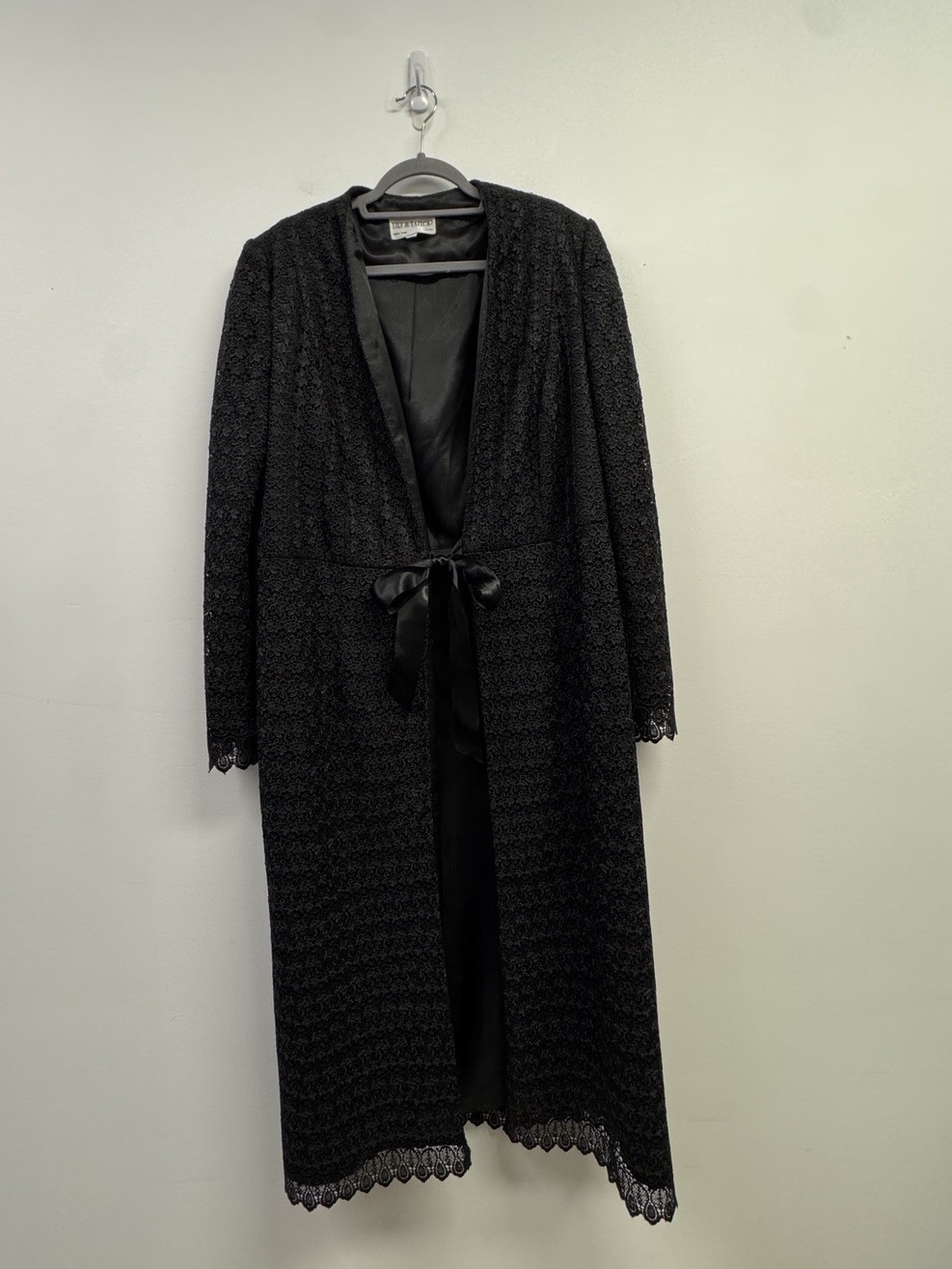 Vtg Lily & Taylor Black Satin Lace Overlay Duster Ribbon Tie Jacket 14