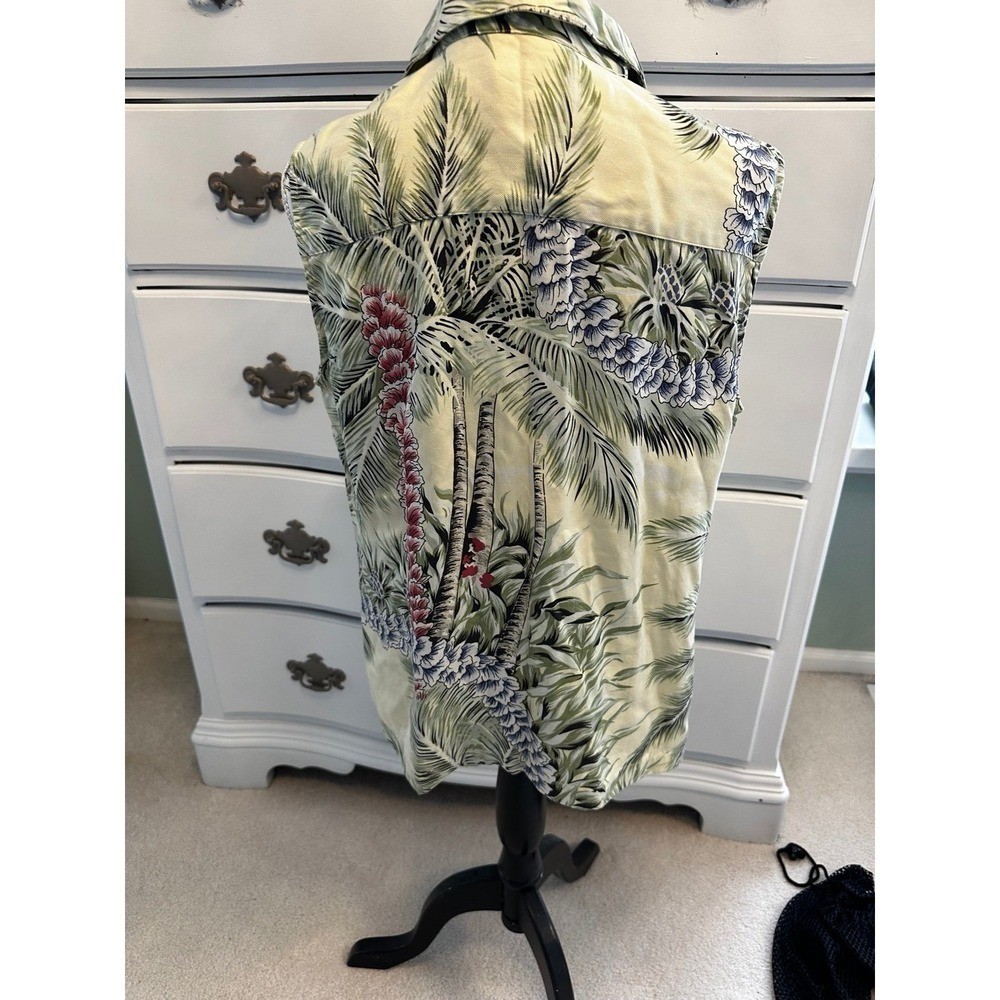 Tommy Bahamas Hawaiian button sleeveless shirt Vintage size L 100% washable Silk