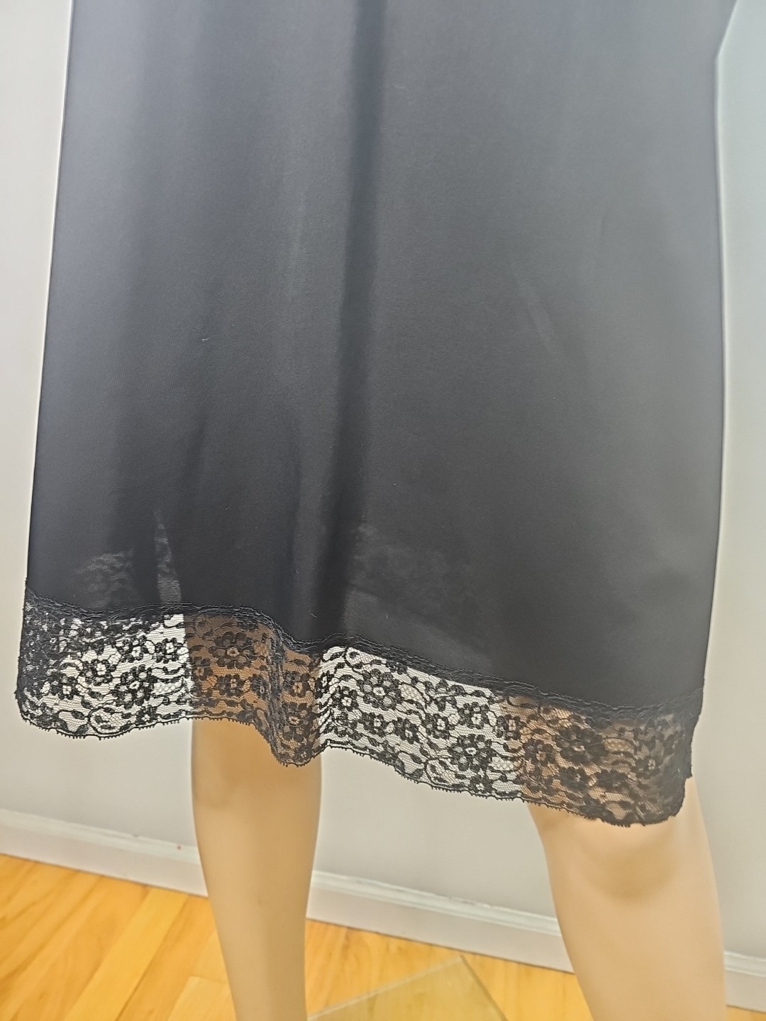 Vintage Van Raalte Tricot Nylon Black/White Full Slip Lace Detail Size 34A