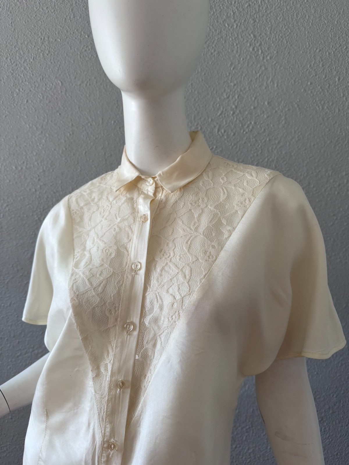 Vintage 70s Ivory Lace Button Dolman Sleeve Crop Top Blouse L
