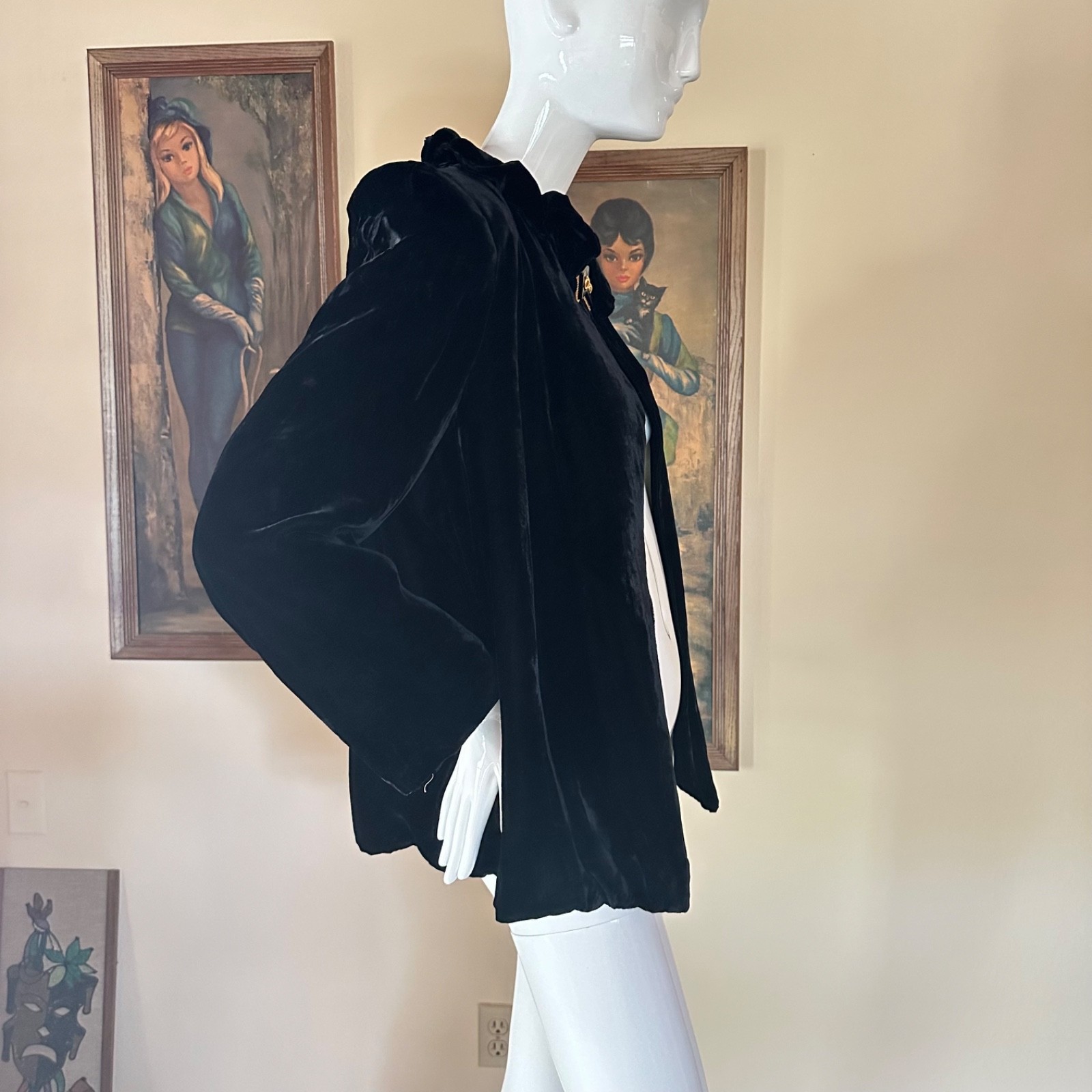 Vintage 30s 40s Victorian Velvet Opera Cape Shorty Coat Art Deco Goth Vampire M