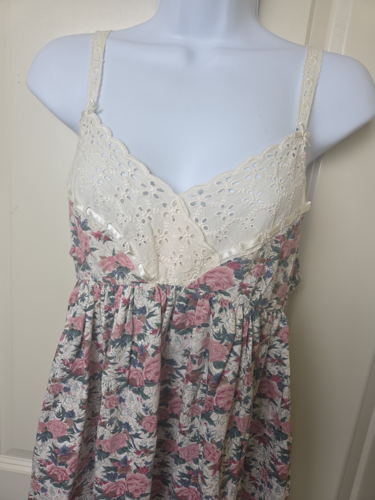 Vtg 90s Cottage Rose Romantic Eyelet Lace Victoria Secret Babydoll Nightgown M