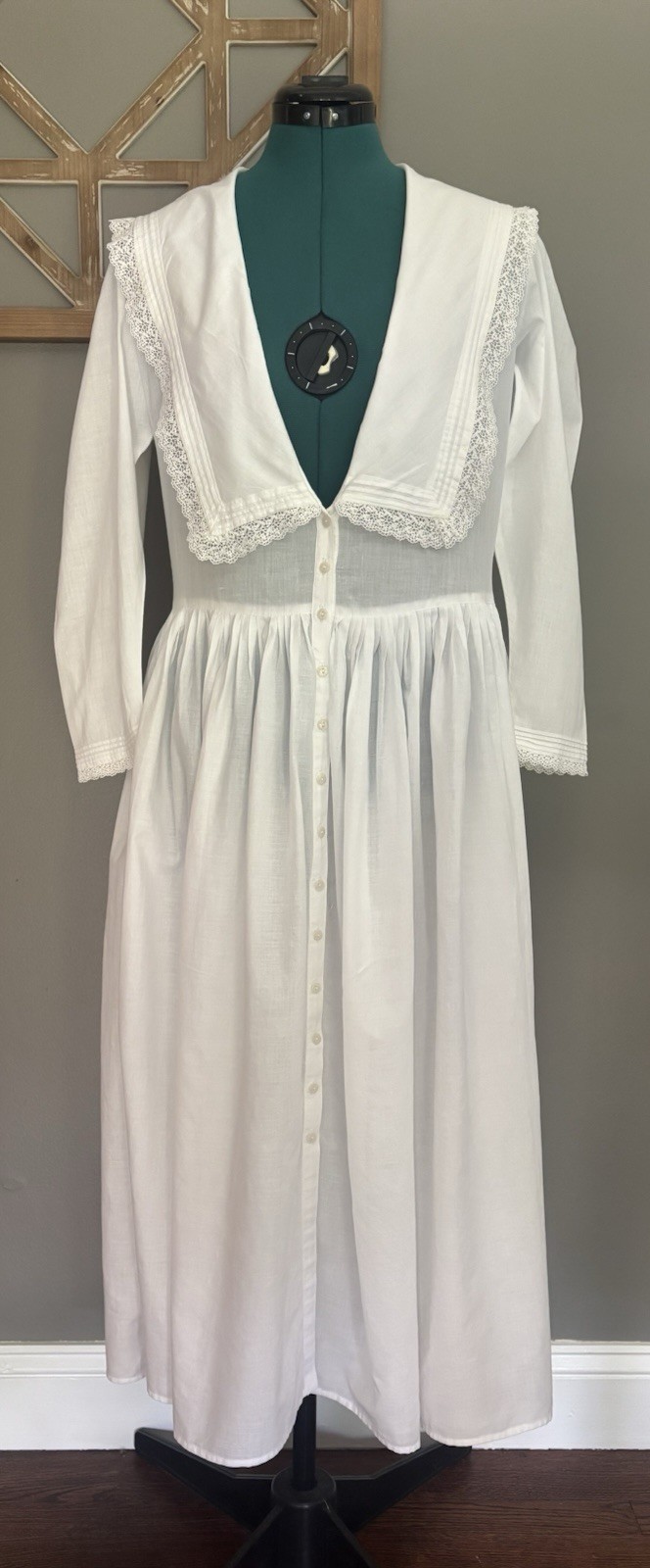 Vintage Eileen West for Queen Anne’s Lace White Cotton Nightgown Lace Collar 2P