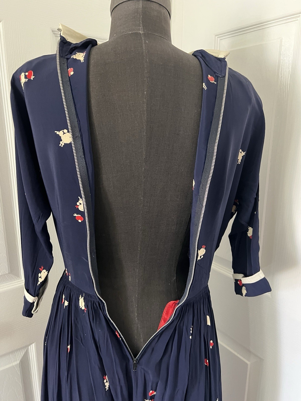 VTG 1950’s Poodle Dog Novelty Prints Blue Dress w Red Lining GOOD CONDITION S M