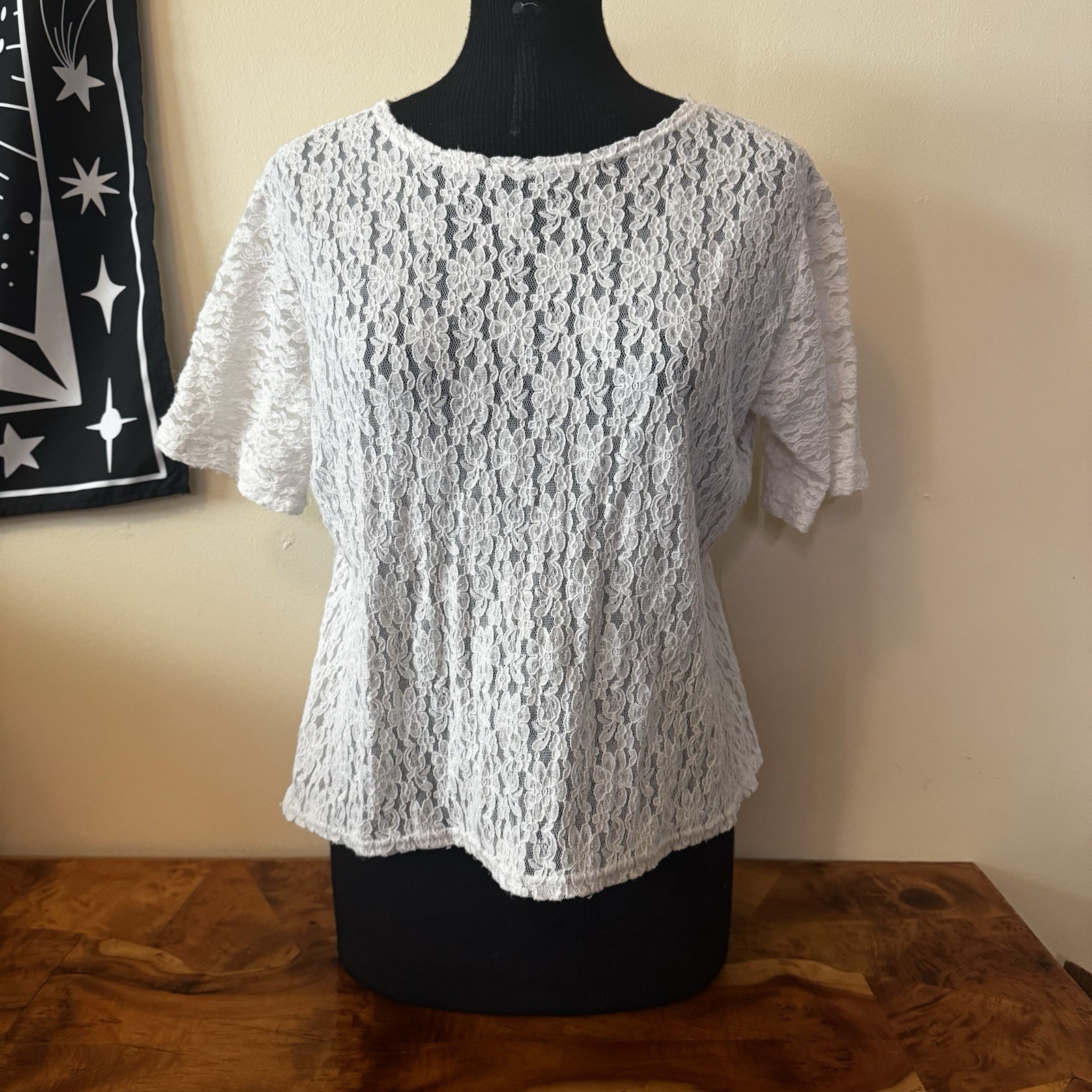 Vintage TR Bentley Lace Tunic Top Short Sleeve White Floral Party Cocktail
