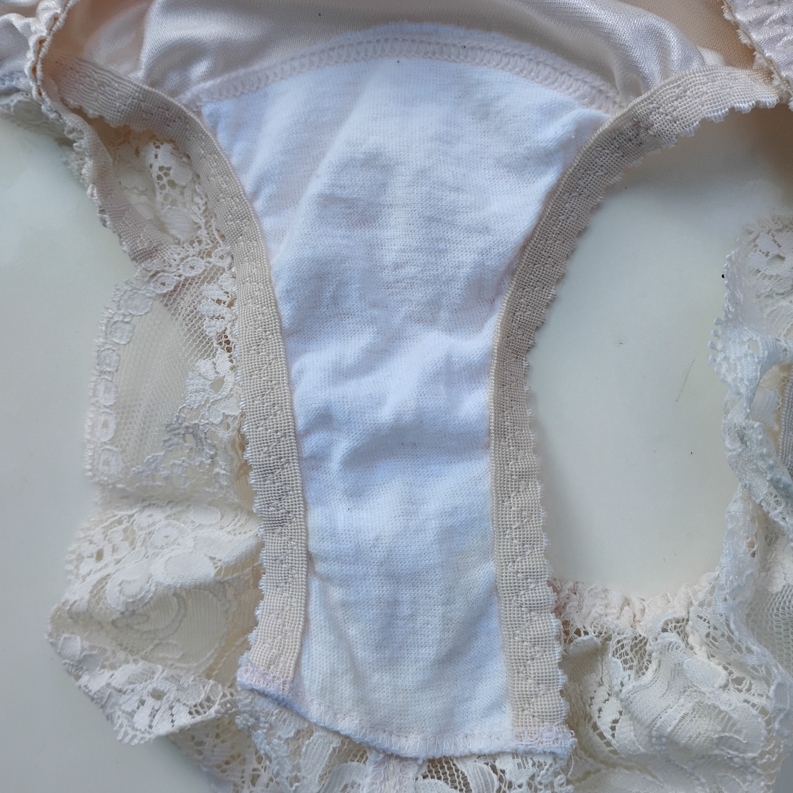 Vtg 80s ILGWU Label Sz-L Oscar de le Renta Nylon Satin & Lace Bikini Panties