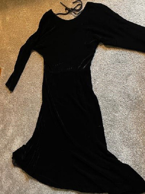 REGINA KRAVITZ NY Vtg 1980s. Maxi Black Silk Velvet dress, dolman sleeve, Size 6