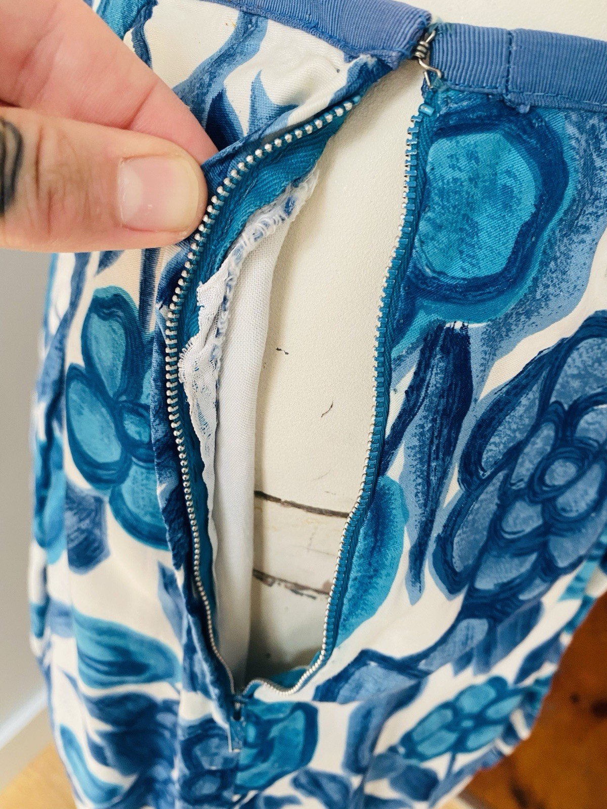Vintage Skirt Blue White Midi Metal Zipper Handmade Box Pleat 60s Floral Small