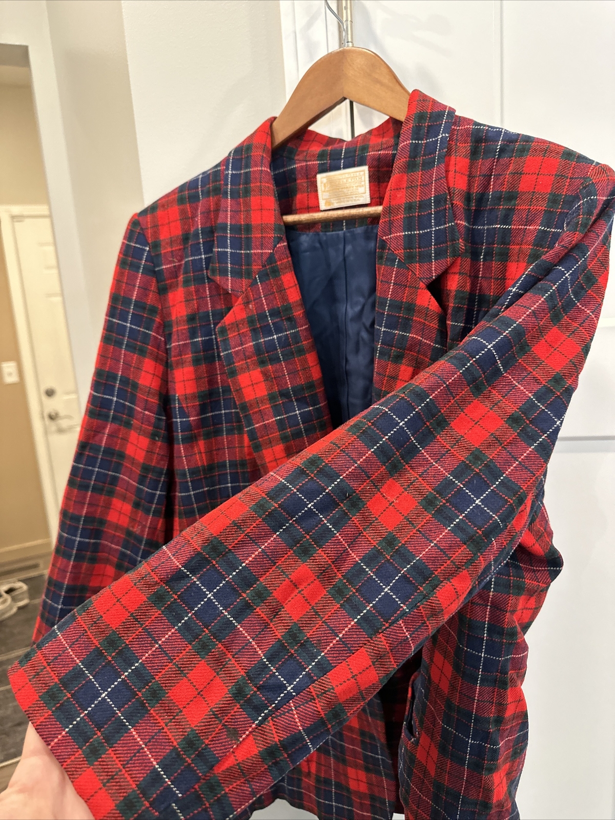 Vintage Pendleton Virgin Wool Plaid Blazer 23” Chest Shoulder Pads Red Pockets