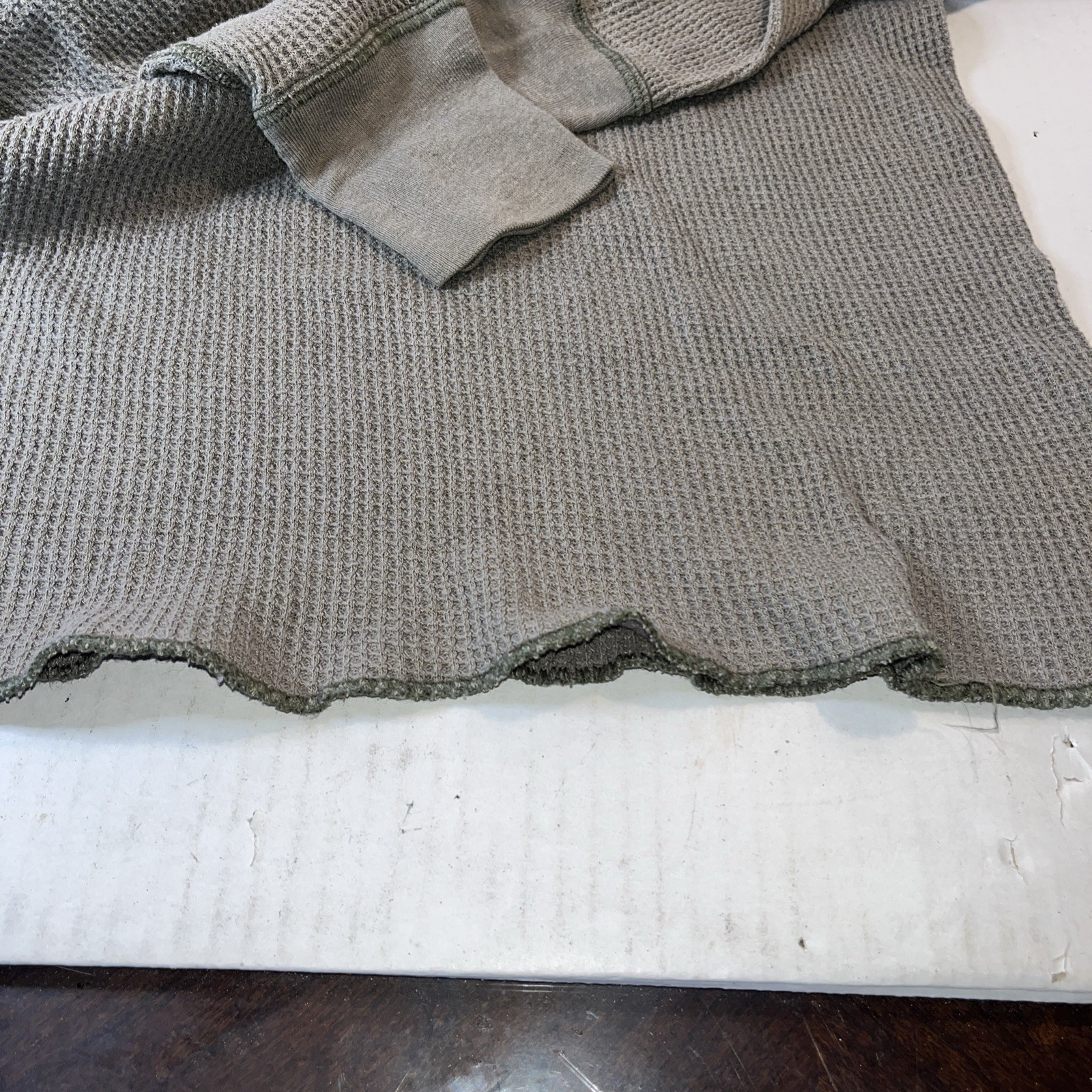 Gap Waffle/Thermal Shirt Olive Medium Long Sleeve V Neck, Vintage 1980