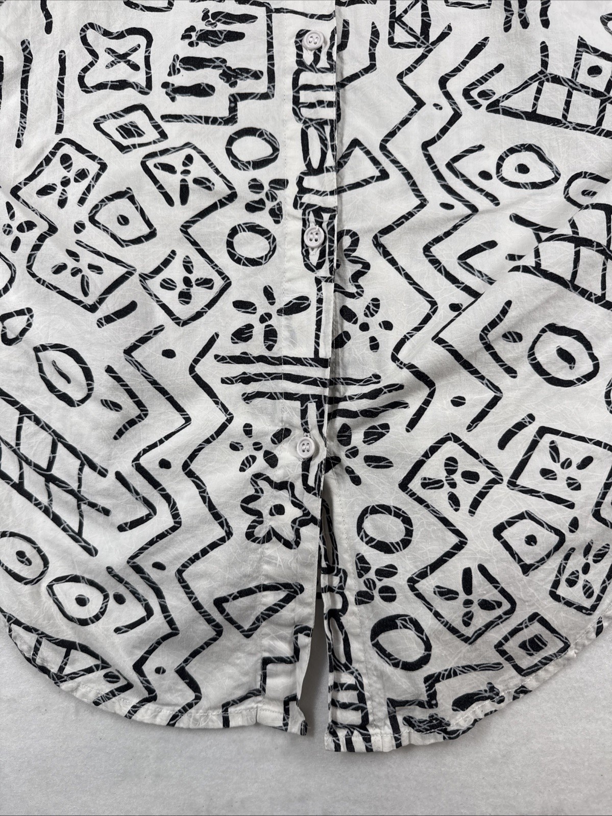 Vintage 80s Details Abstract Geometric Memphis Split Back Button Tail Shirt S