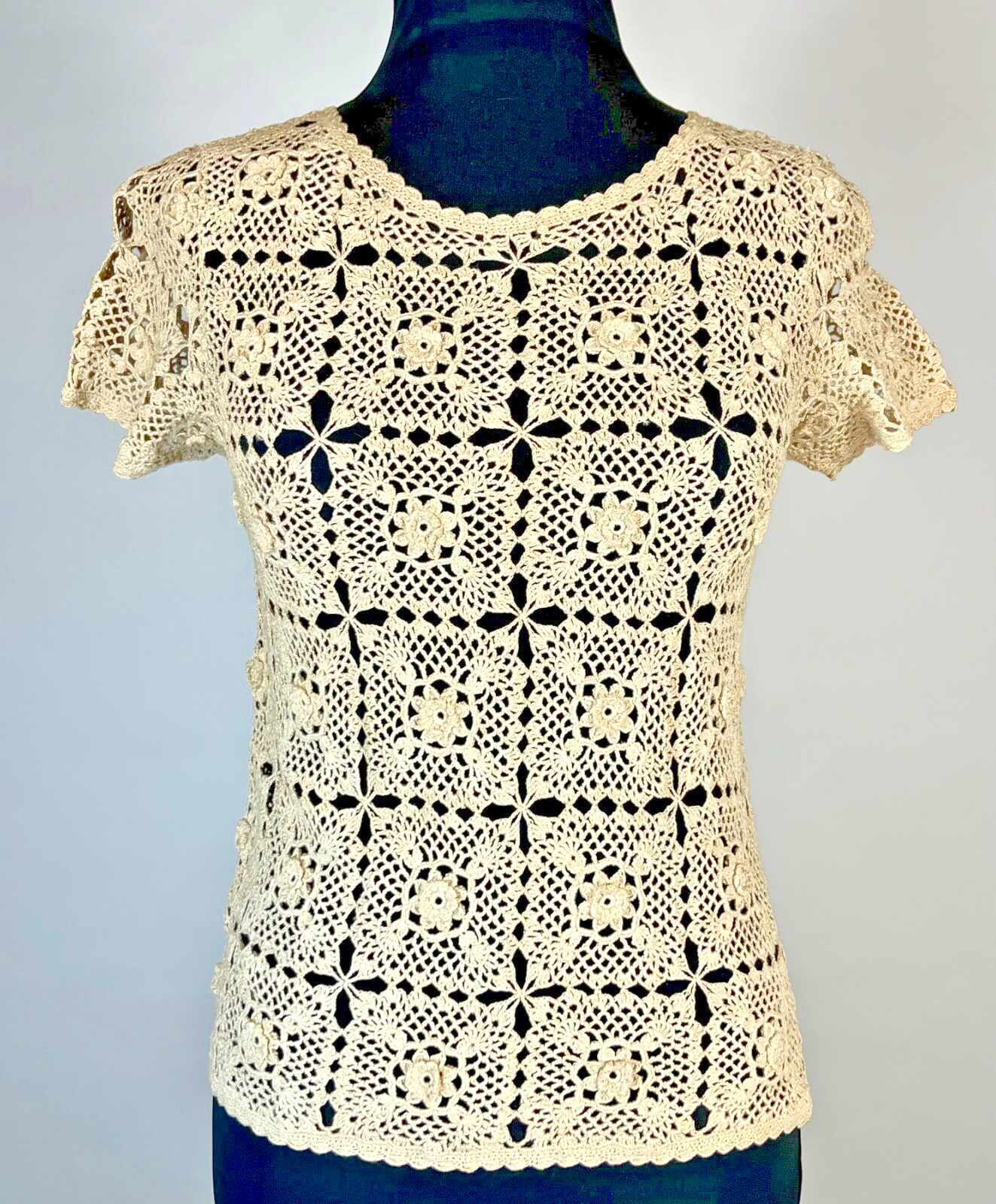 Vintage 1980’s-1990’s beige hand CROCHET open lace top by Peter Lynne size S/XS