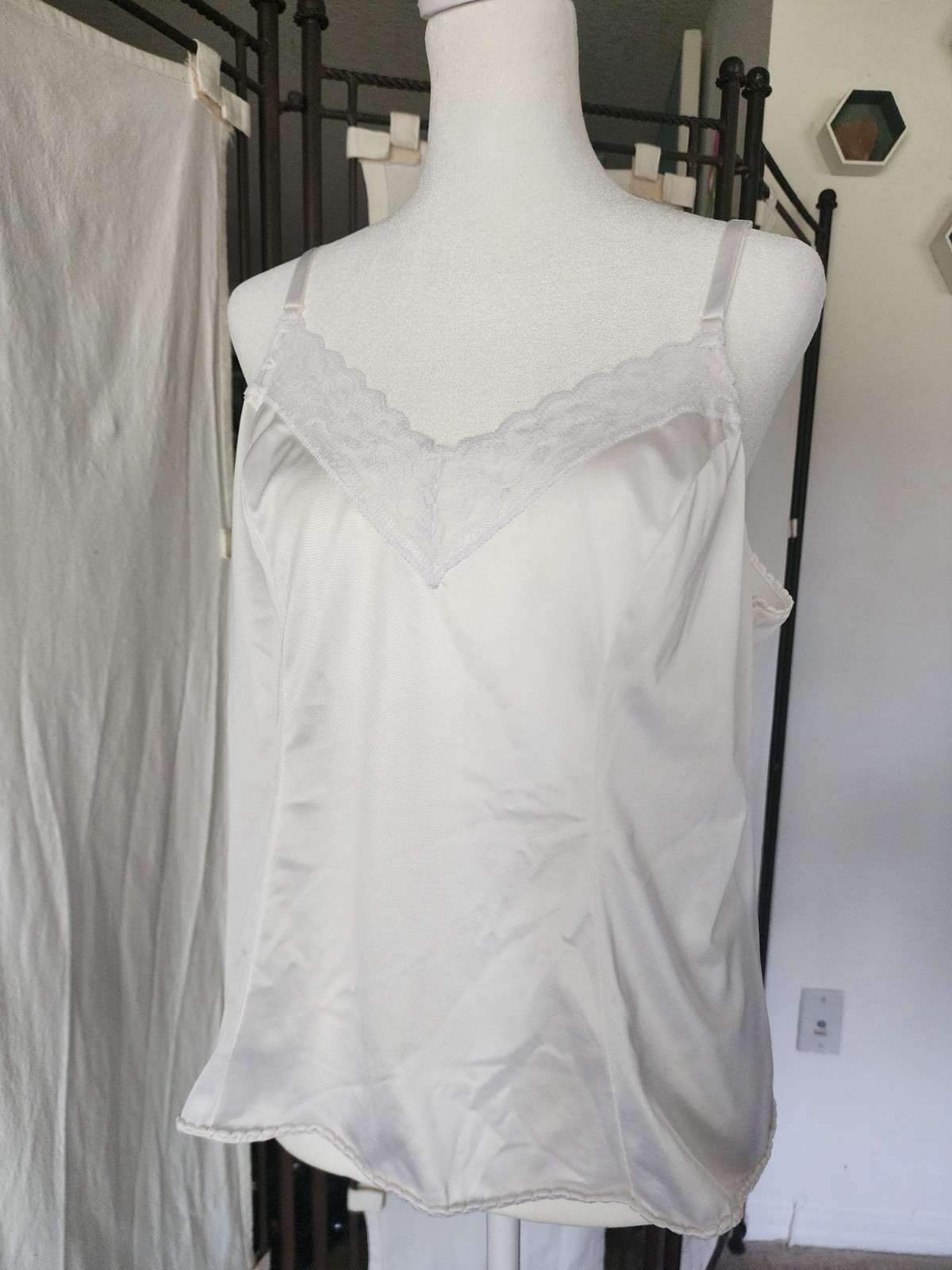 US Vintage Lot 3 Lace Camisoles 1 SEARS 1 JCPENNY 1 Unbranded 38″ Large EVC