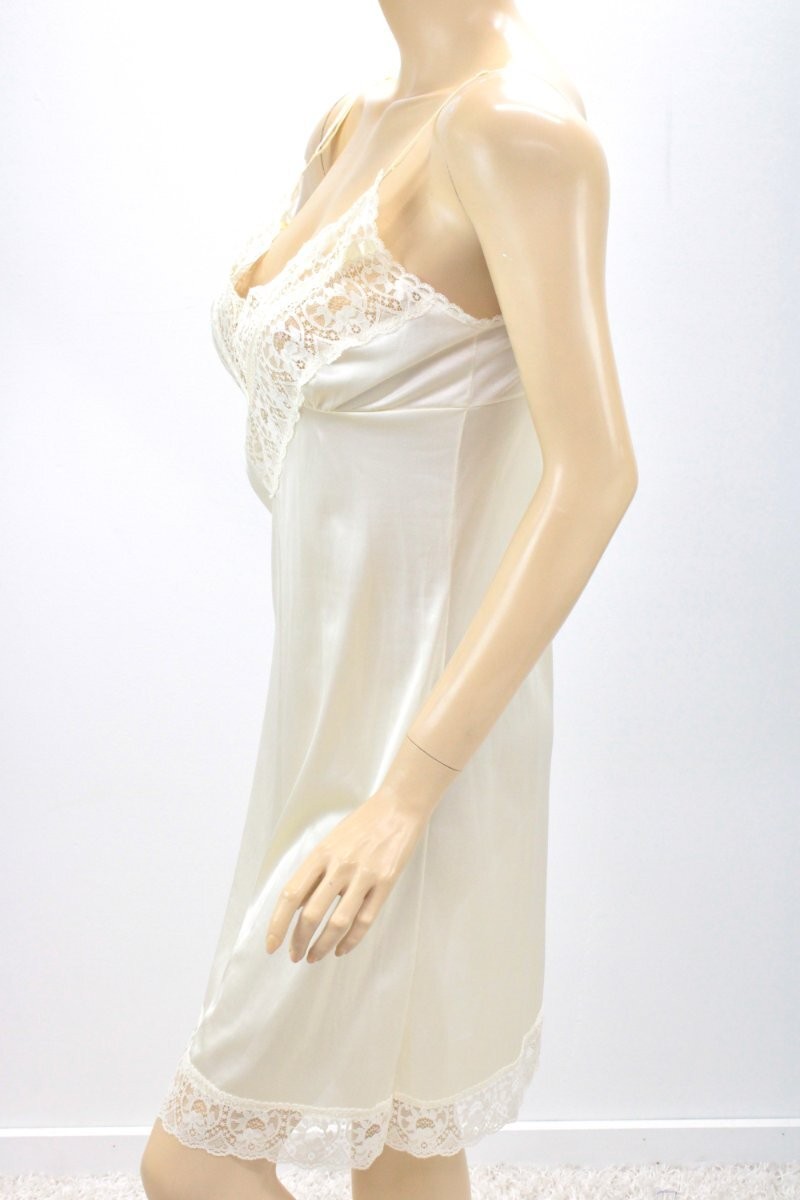 Vintage Full Slip size 38 Creamy Soft Nylon Beautiful Wide Lace at Bust