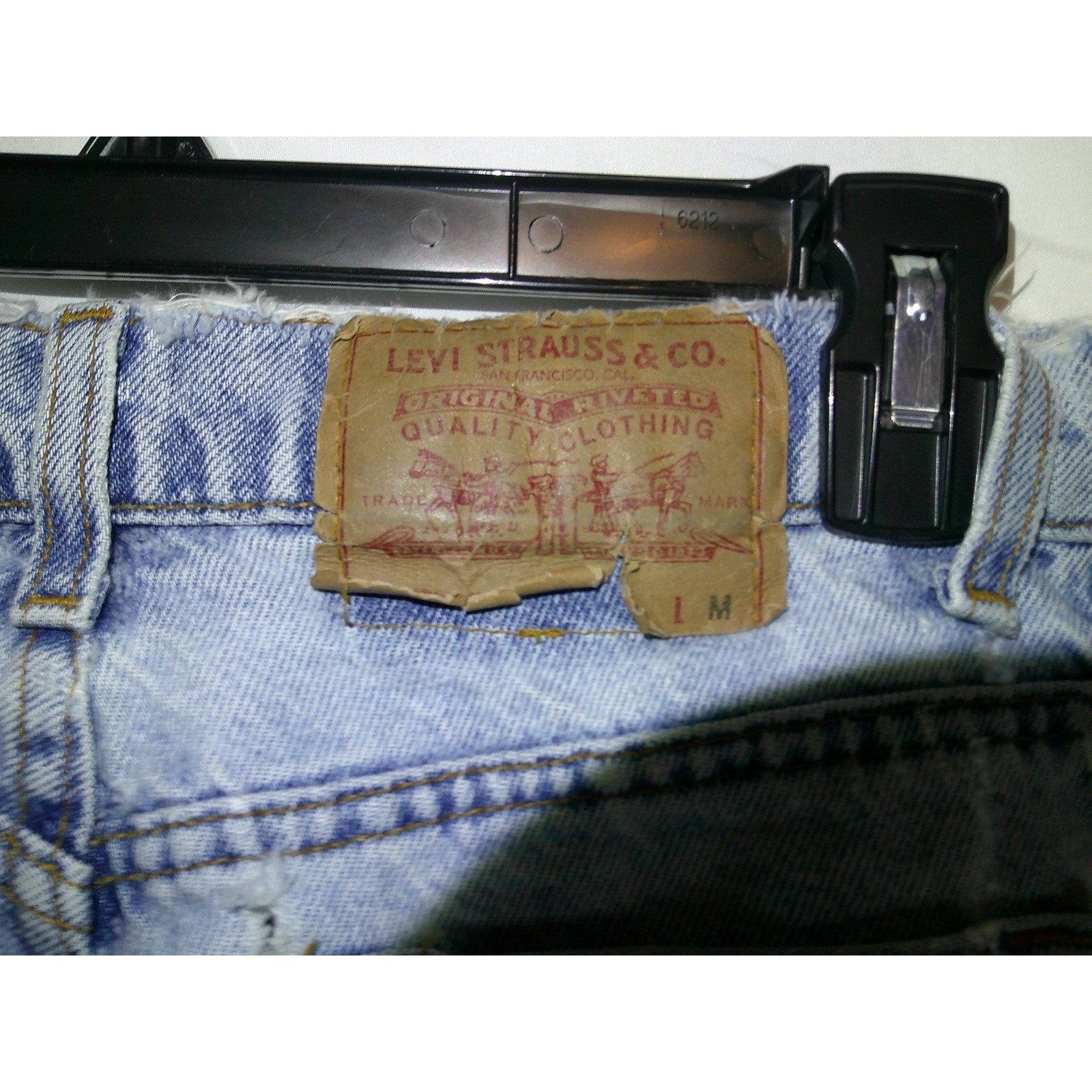 Vintage ’94 Distressed Levis 551 Relaxed Fit Tapered Leg Jeans Women’s Size 8