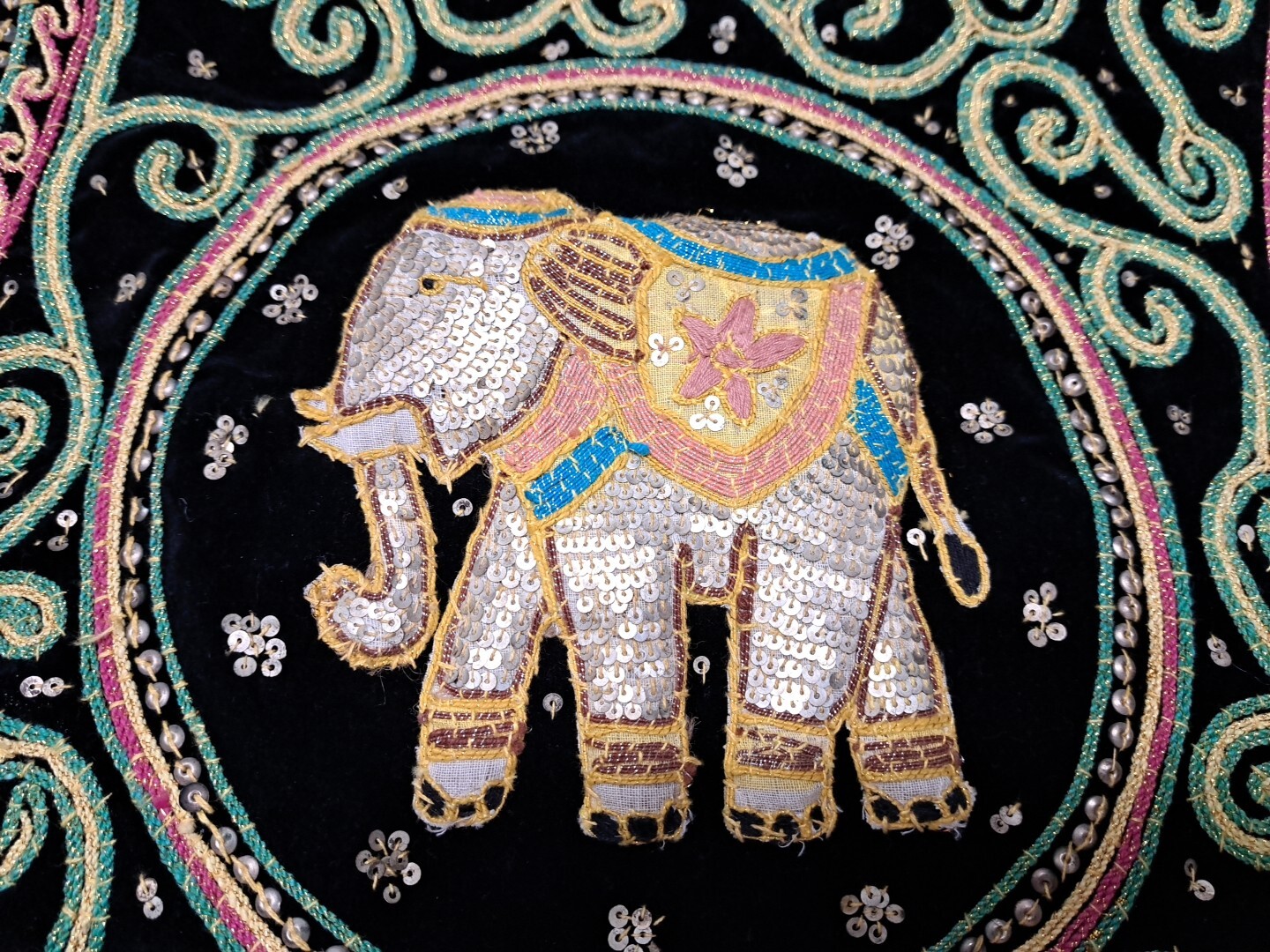 Vintage Carol Horn Workshop 3D Elephant Vest Embroidered Beaded Sequin Boho M/L