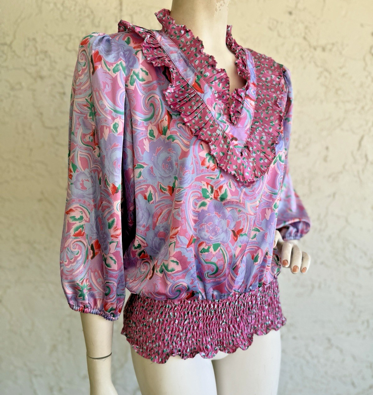 SUSAN FREIS Top VTG Lavender Pink Ruffled Smocked Blouse with tiny flaw Size M