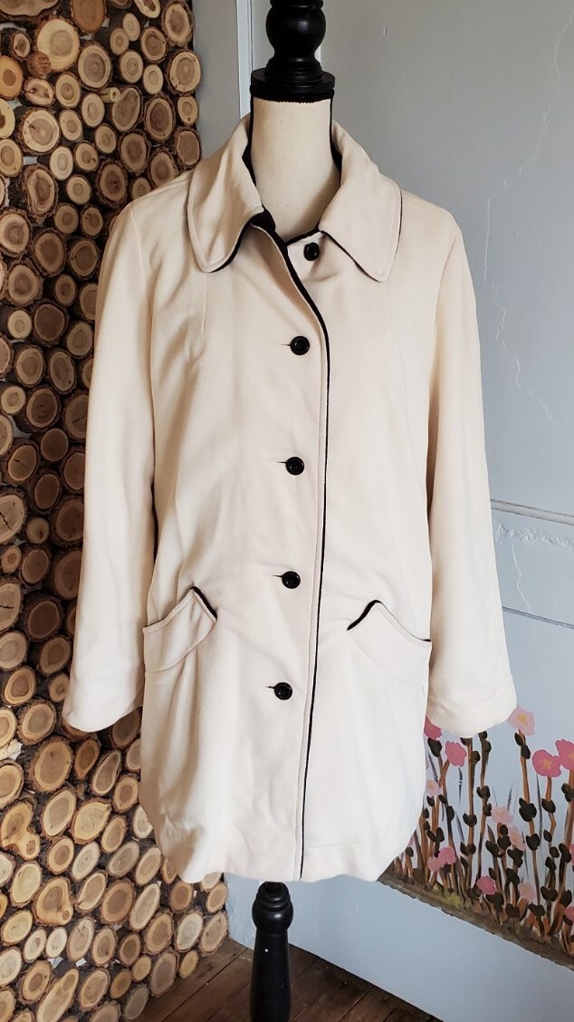 Vintage Lambert’s Enid OK Wellington Fashions Kashmiracle Cream & Black Coat XL