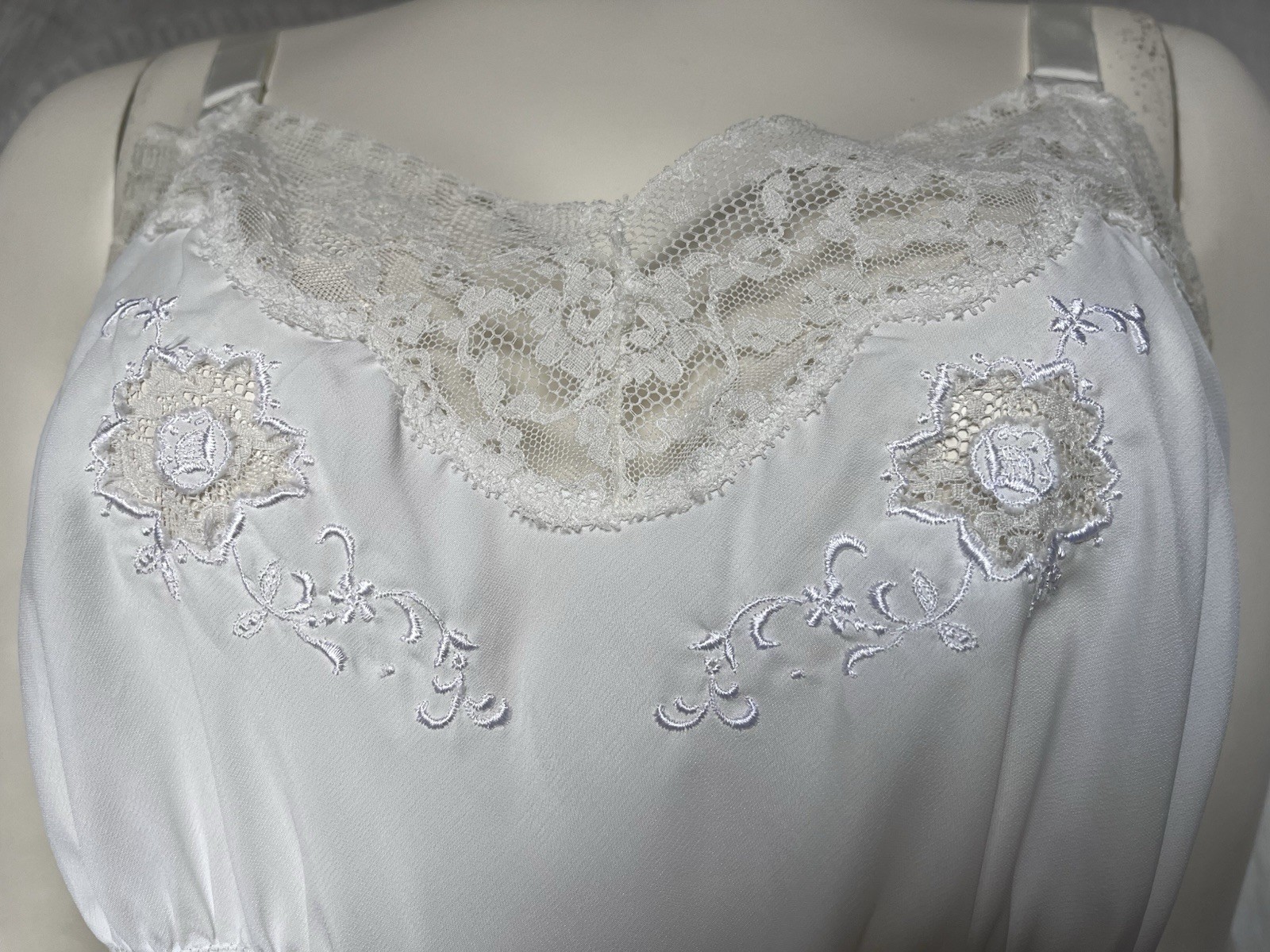 Vintage Slip Dress Gown Lace Floral Embroidery Cream Classic 60s Glamour Size 36