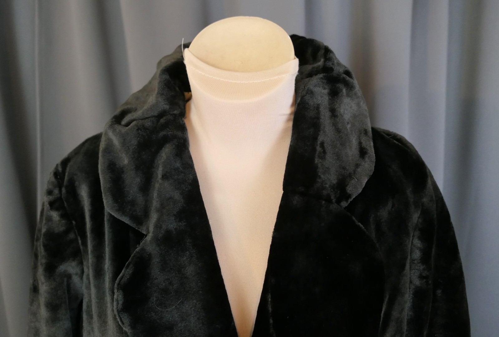 Antique Black Thick Velvet Coat 1800s 1900s, fits 38 inch bust Victorian Jacket