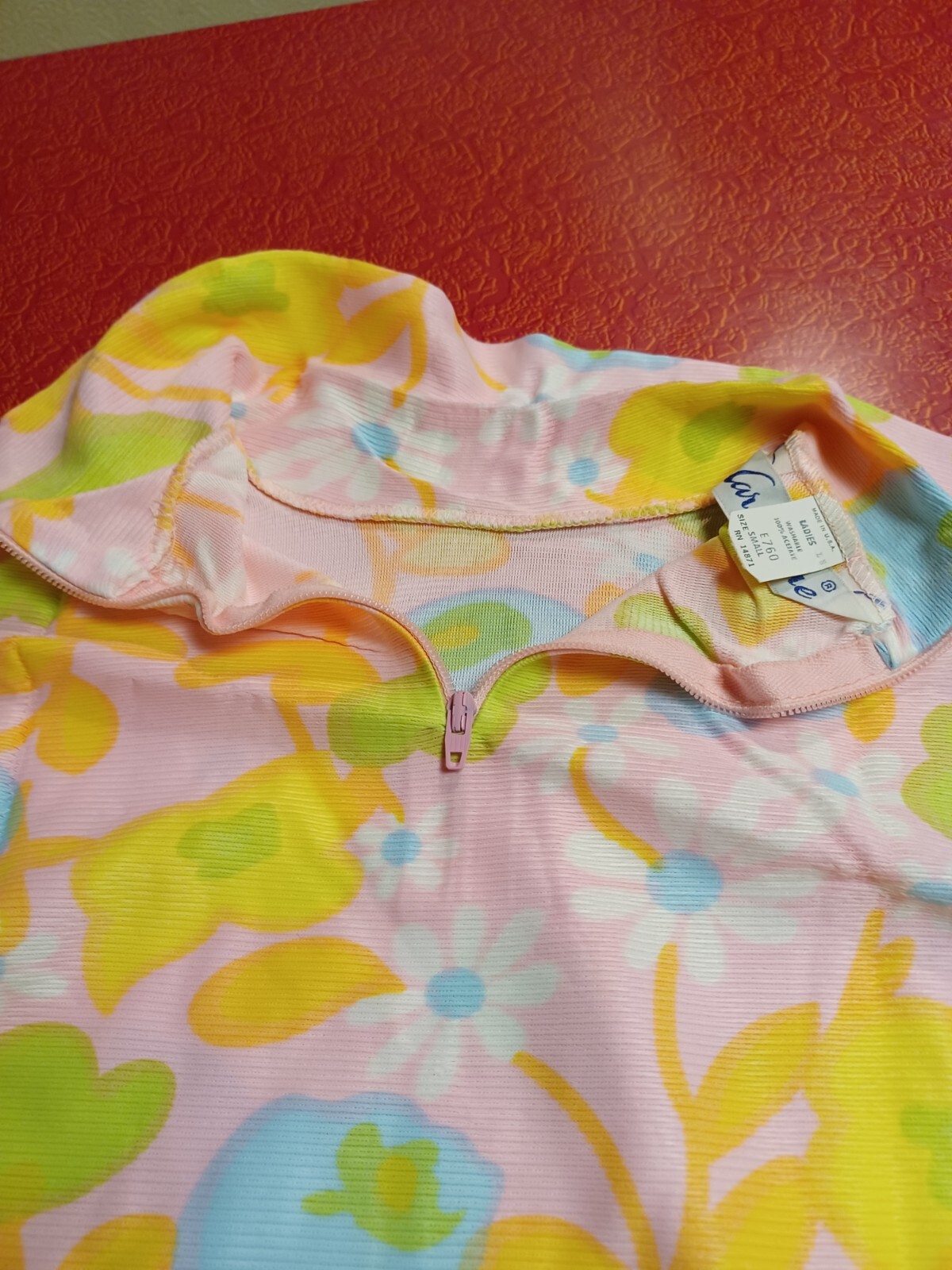 True Vtg DEADSTOCK Mid-century Mod 1960s Flower Power Acetate Turtleneck TOP S