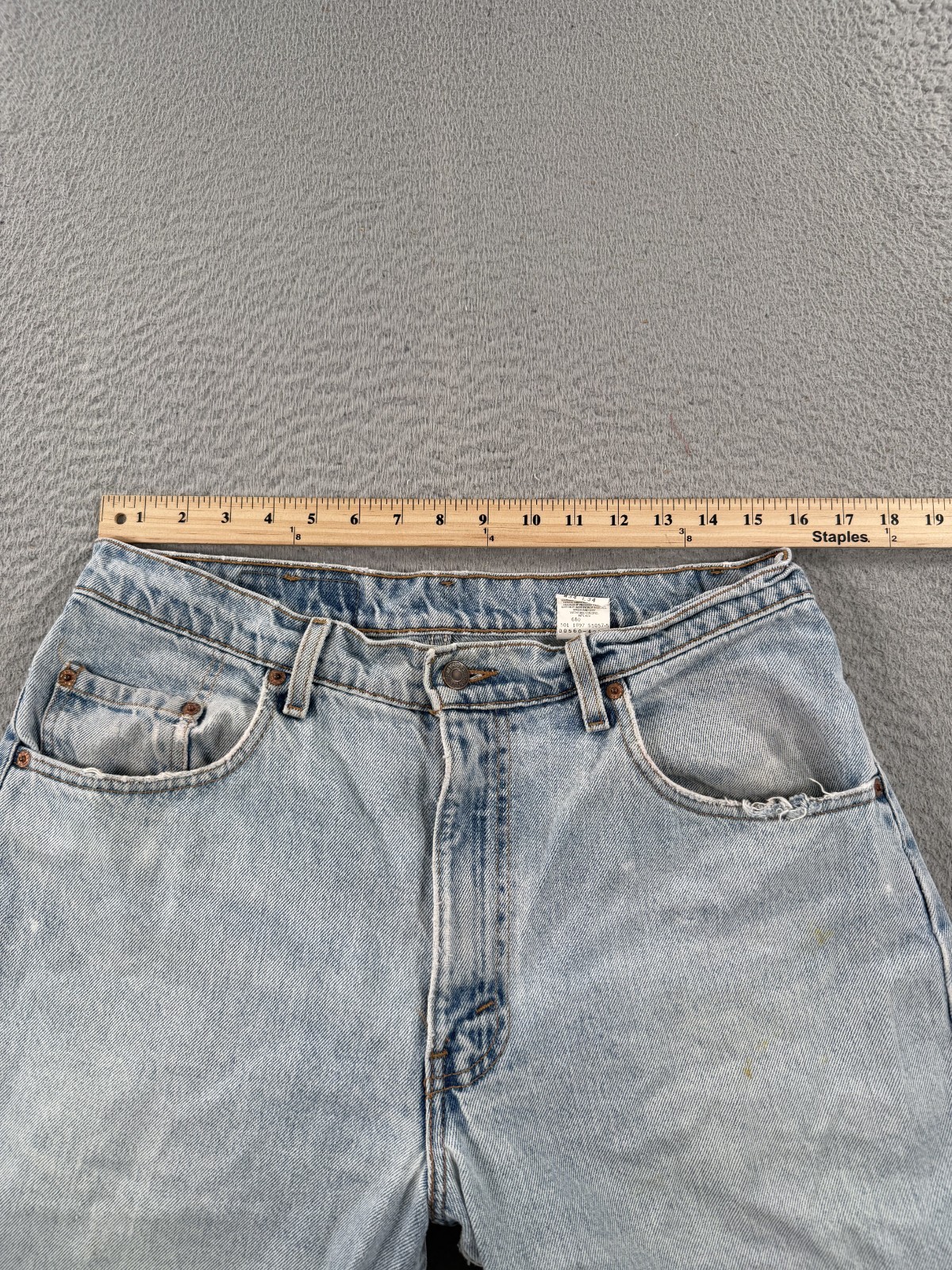 Vintage Levi’s 560 Loose Fit Straight Leg Jeans Men 32×33 Distressed Grunge 1997