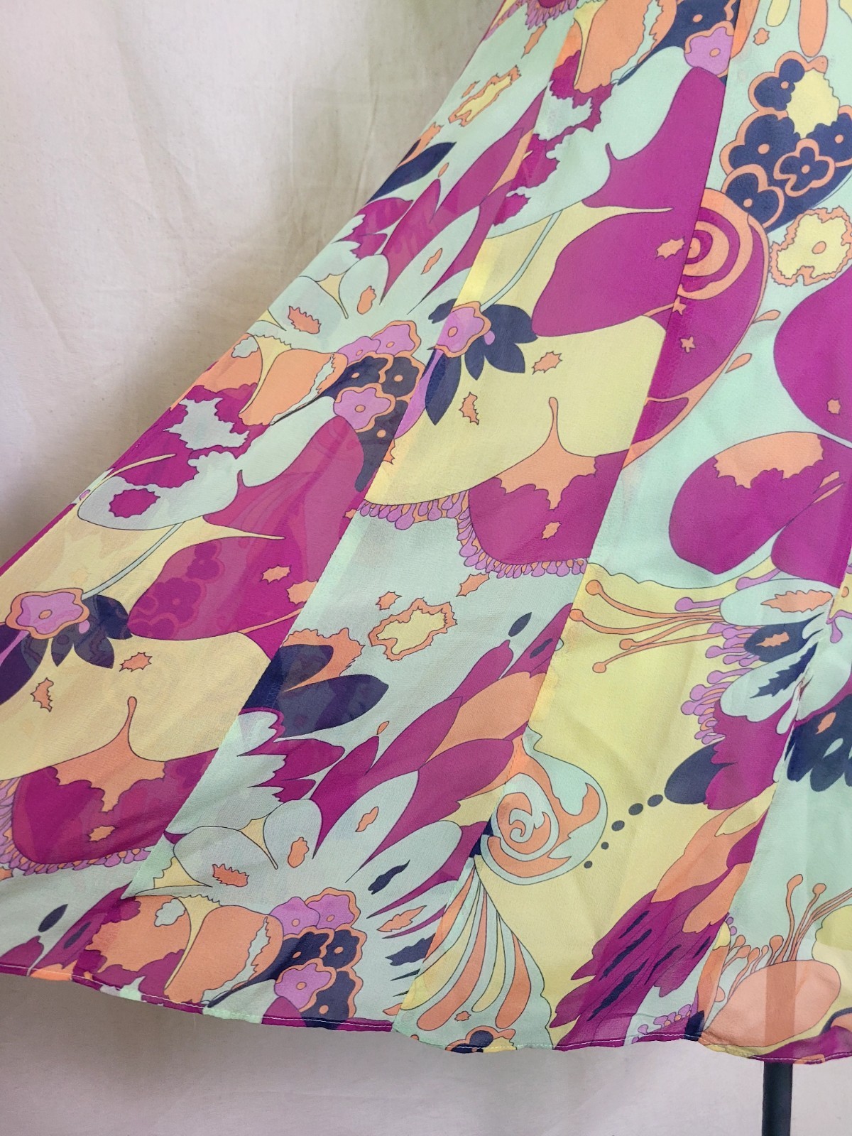Vintage 90s Y2K Psychedelic Knee Length Skirt Silk Floral Bright Mod Gogo 10 M/L
