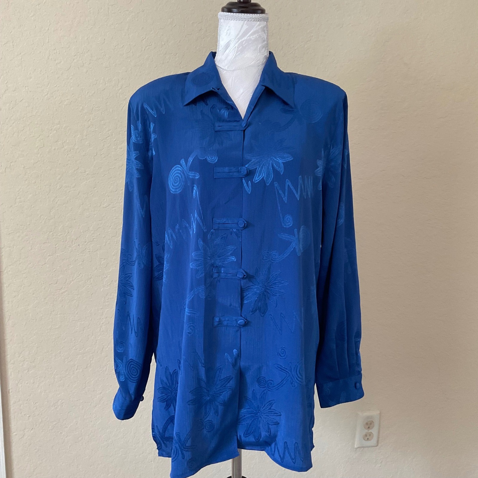 Vintage Christie & Jill Blouse Blue Damask Jacquard Mandarin Collar Frog Closure