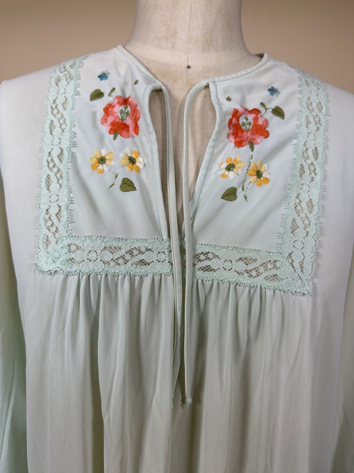 Vintage 70s Sears Floral Mint Long Night Gown Size 32-34 Made in USA
