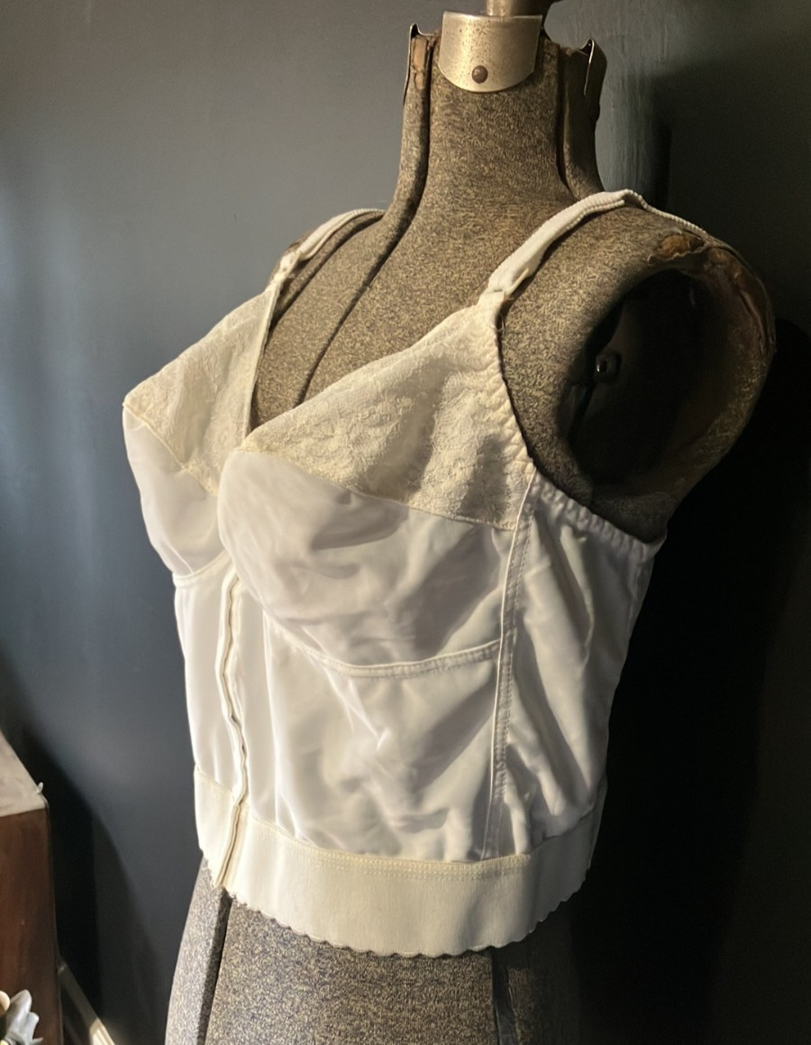 Vintage Bi-flex Unlined Longline Bra 44B Front-closure 1960s 70s