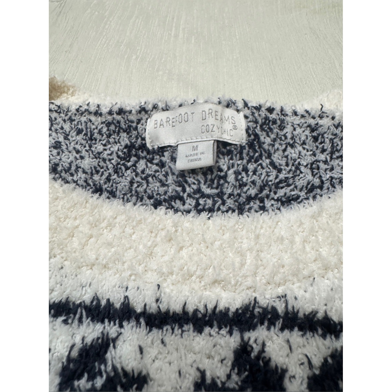 Barefoot Dreams Women’s Medium CozyChic Fair Isle Snowflake Sweater Soft Plush