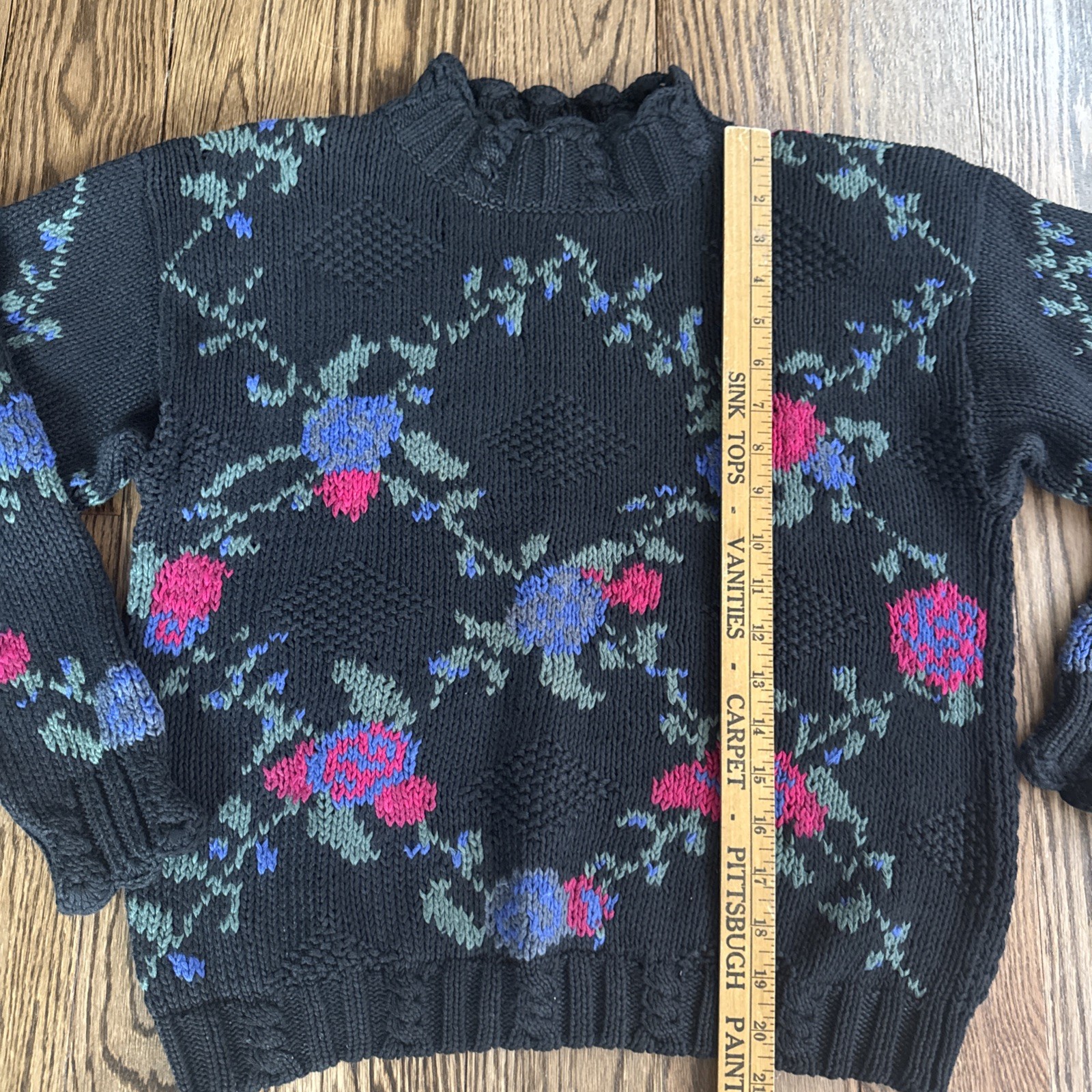 Vintage Maggie Lawrence Embroidered Granny Core Sweater Floral Large Runs Small
