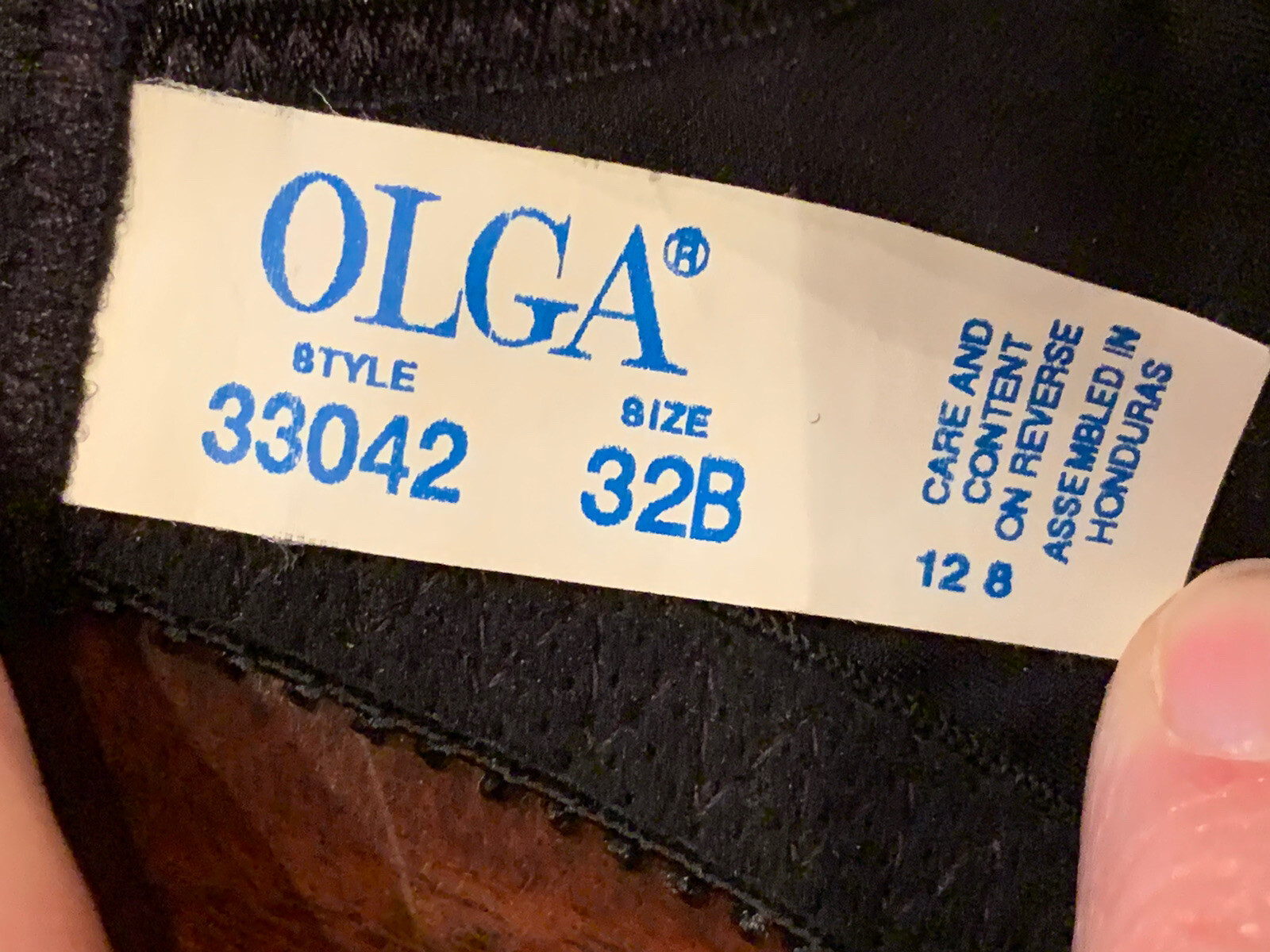 VINTAGE OLGA ~ BLACK SATIN SIMPLY PERFECT EMBROIDERED UNDERWIRE BRA ~ SIZE 32B