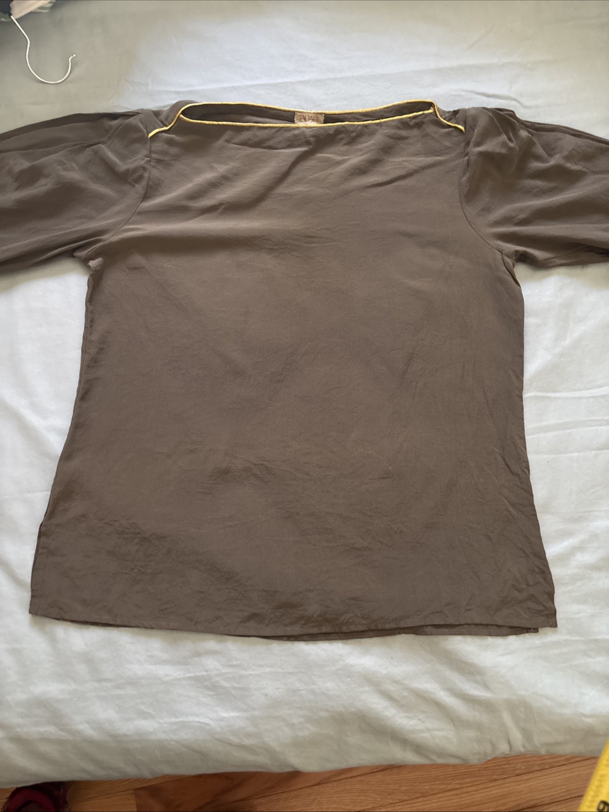 VINTAGE OLIVE GREEN 100 % SILK TAHARI BLOUSE