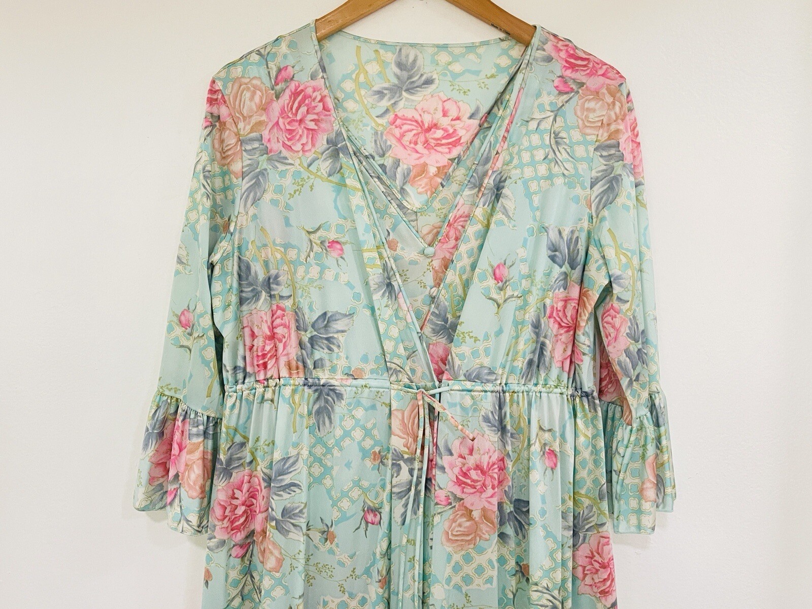 Vanity Fair 2 Piece Set Maxi NightGown & Robe Peignoir Pastel Floral Sz SML VTG