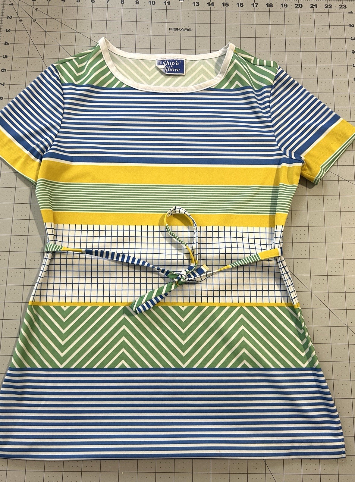 80s VINTAGE S/M – Ship’n Shore Striped Blouse Short Sleeve Apron Tie